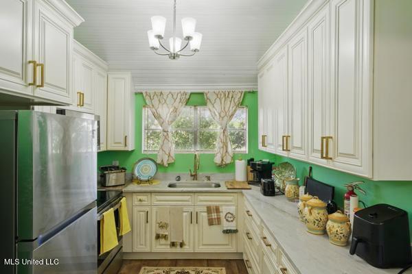 1002 S Maxwell Street Property Photo 6