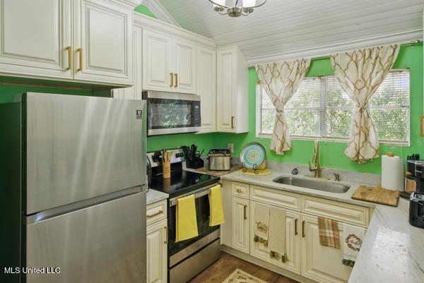 1002 S Maxwell Street Property Photo 8