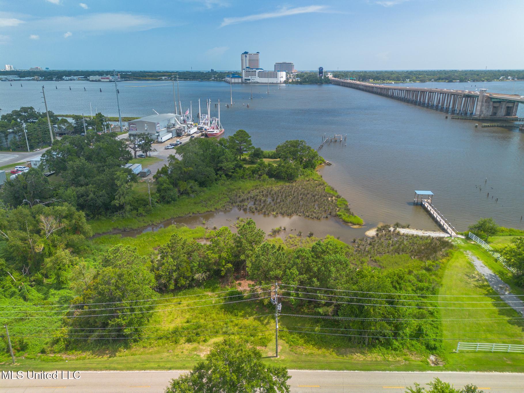 117 Bay Shore Drive Property Photo 4