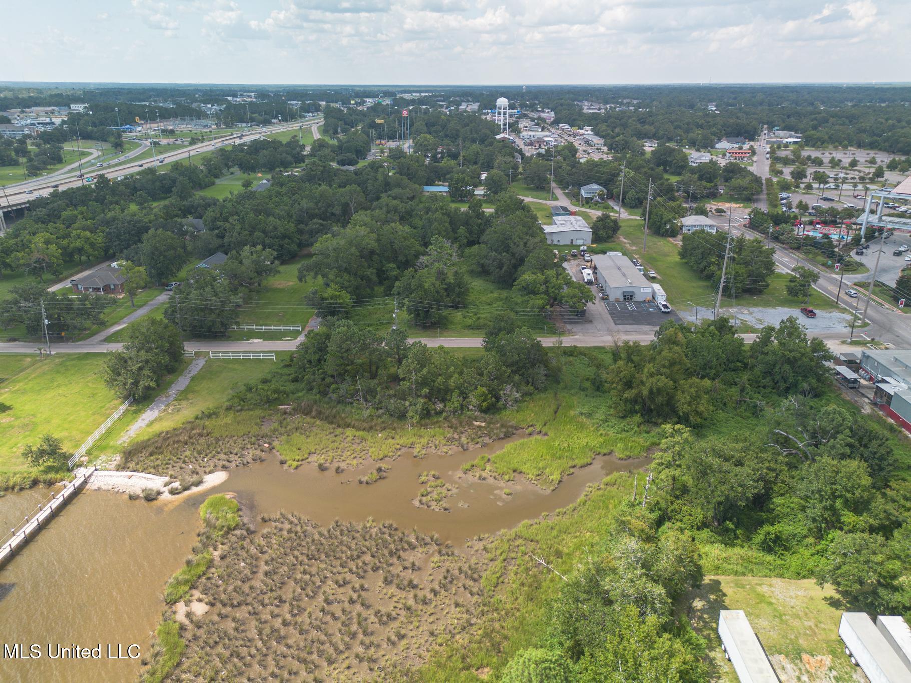 117 Bay Shore Drive Property Photo 8