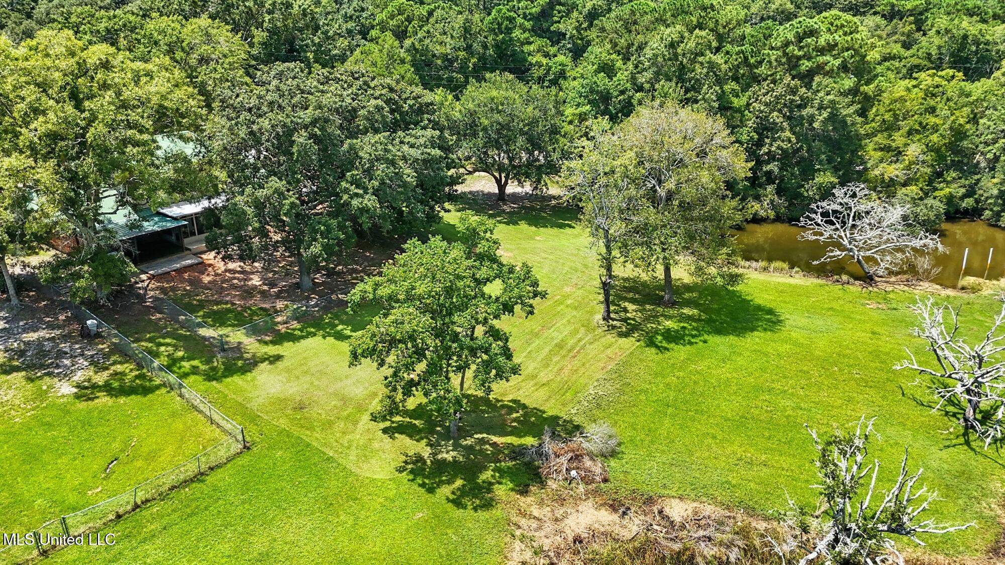 1526 Oldfield Drive Property Photo 4