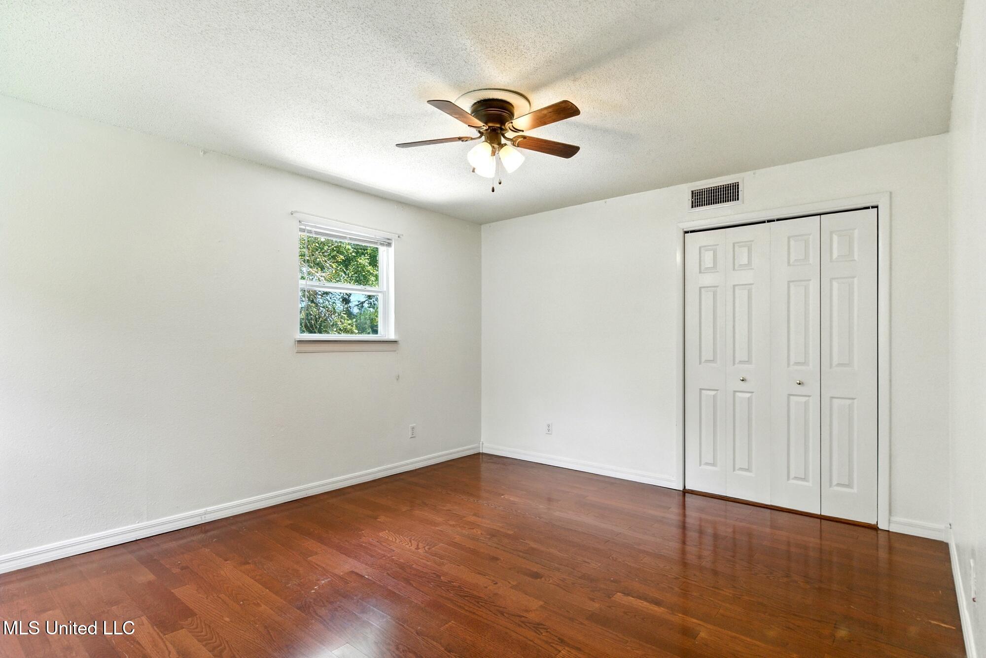 1526 Oldfield Drive Property Photo 25