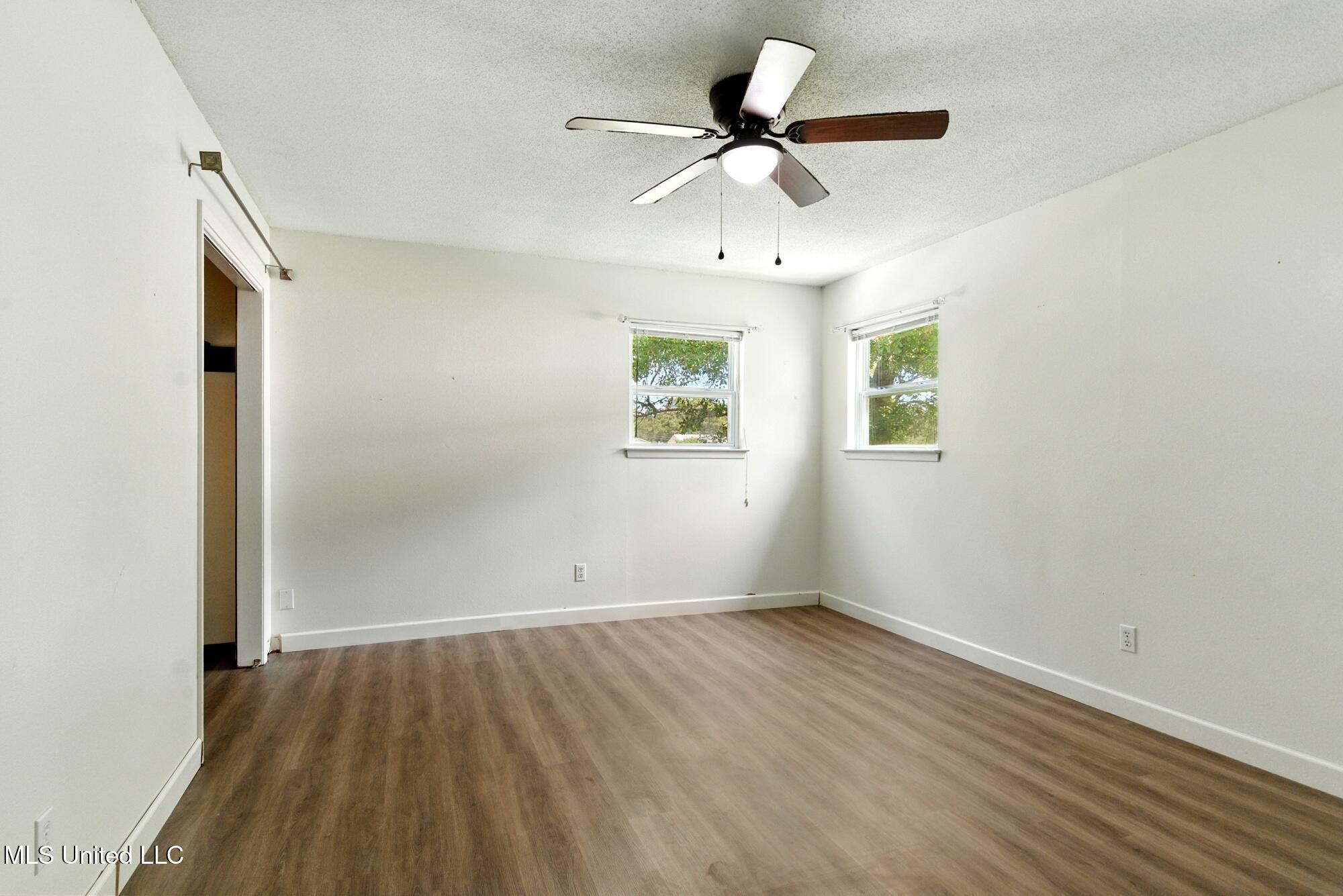 1526 Oldfield Drive Property Photo 29