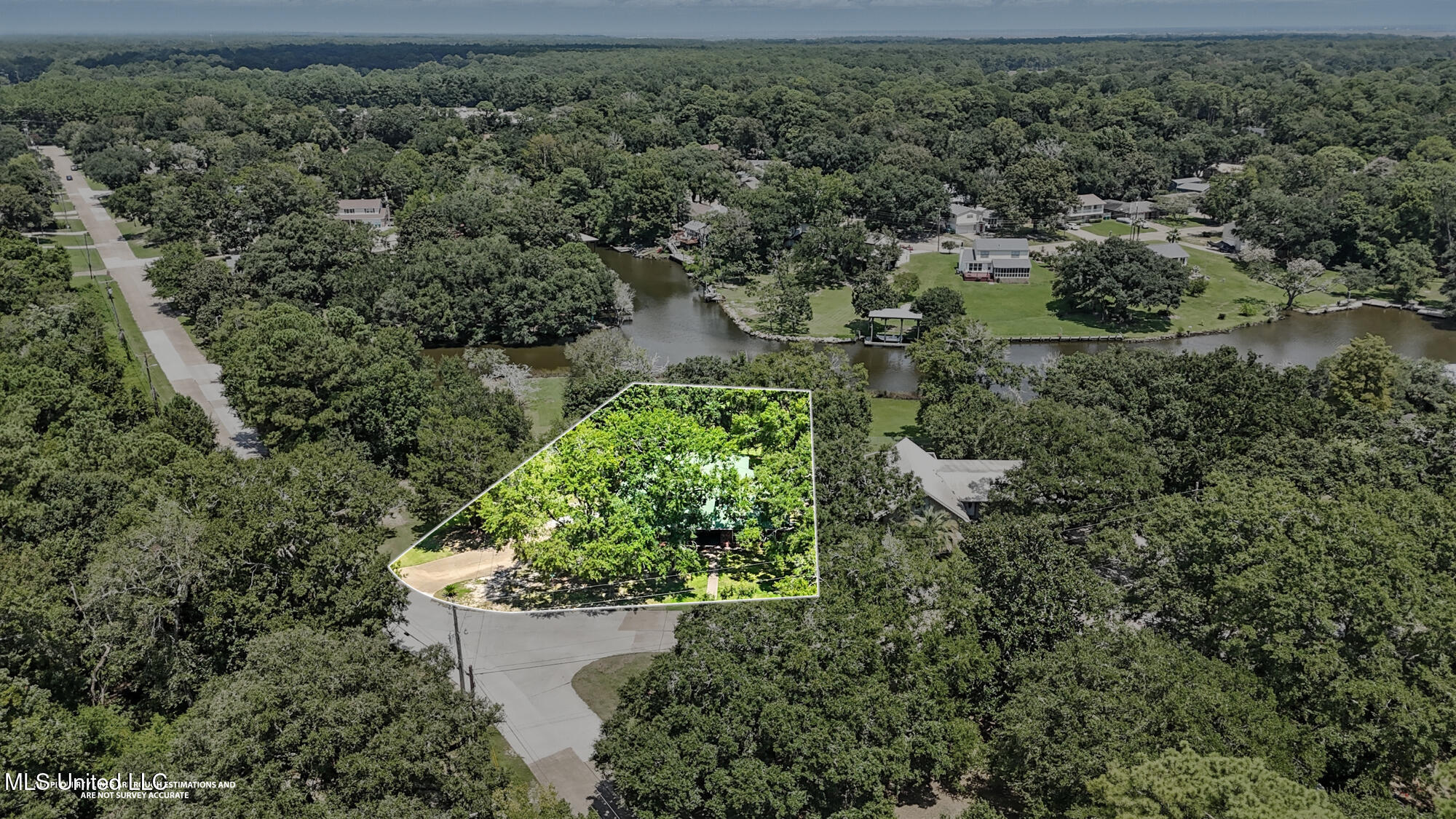1526 Oldfield Drive Property Photo 38
