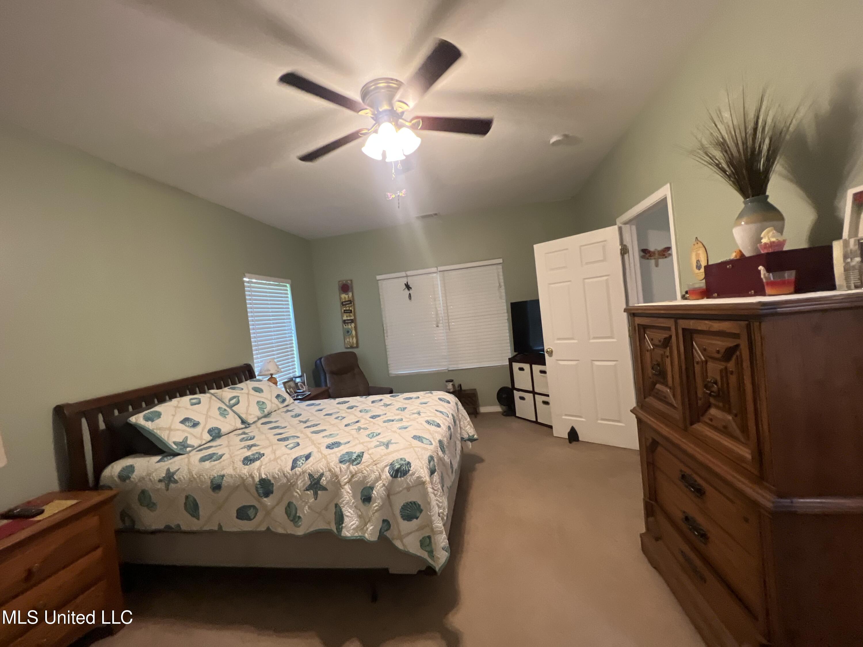 7054 W Perry Street Property Photo 21