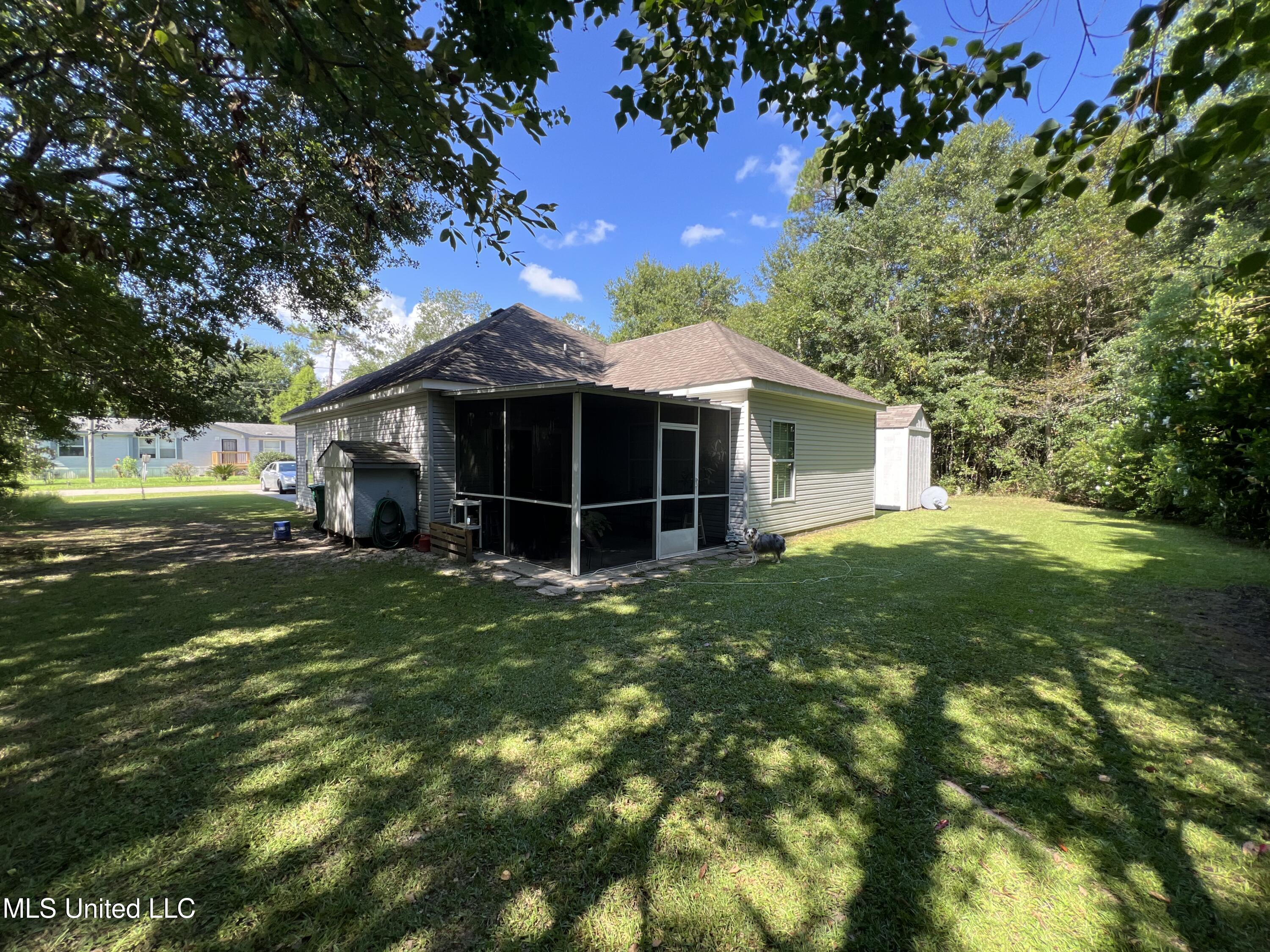 7054 W Perry Street Property Photo 25