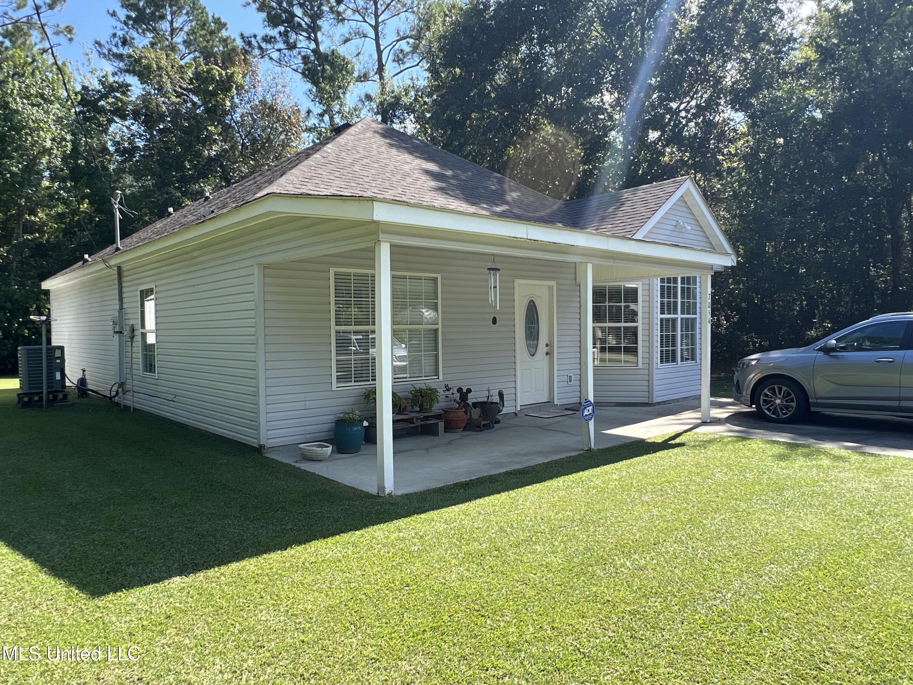 7054 W Perry Street Property Photo 32