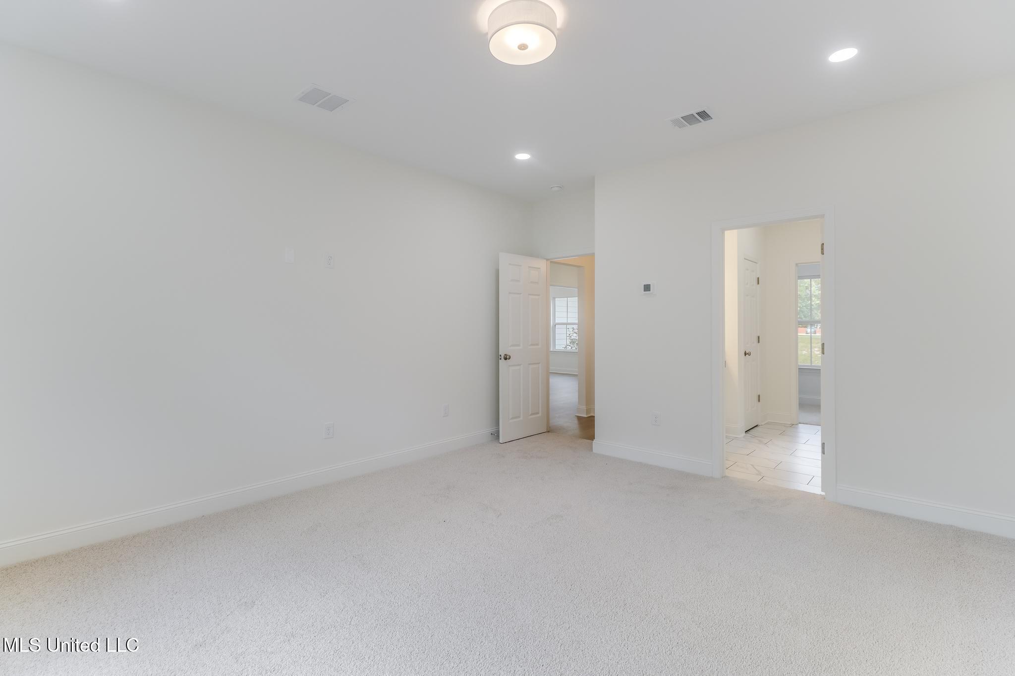 22052 Pine Haven Property Photo 8