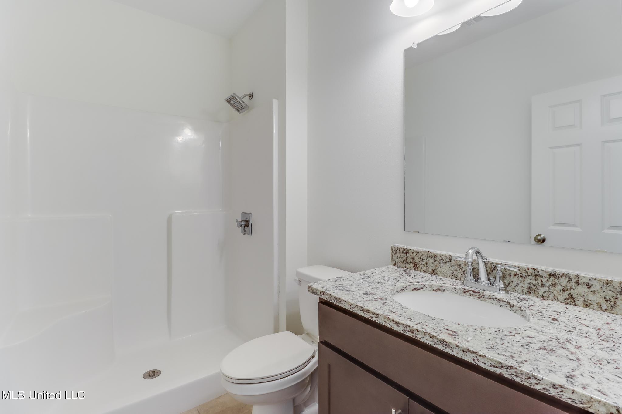 22052 Pine Haven Property Photo 13