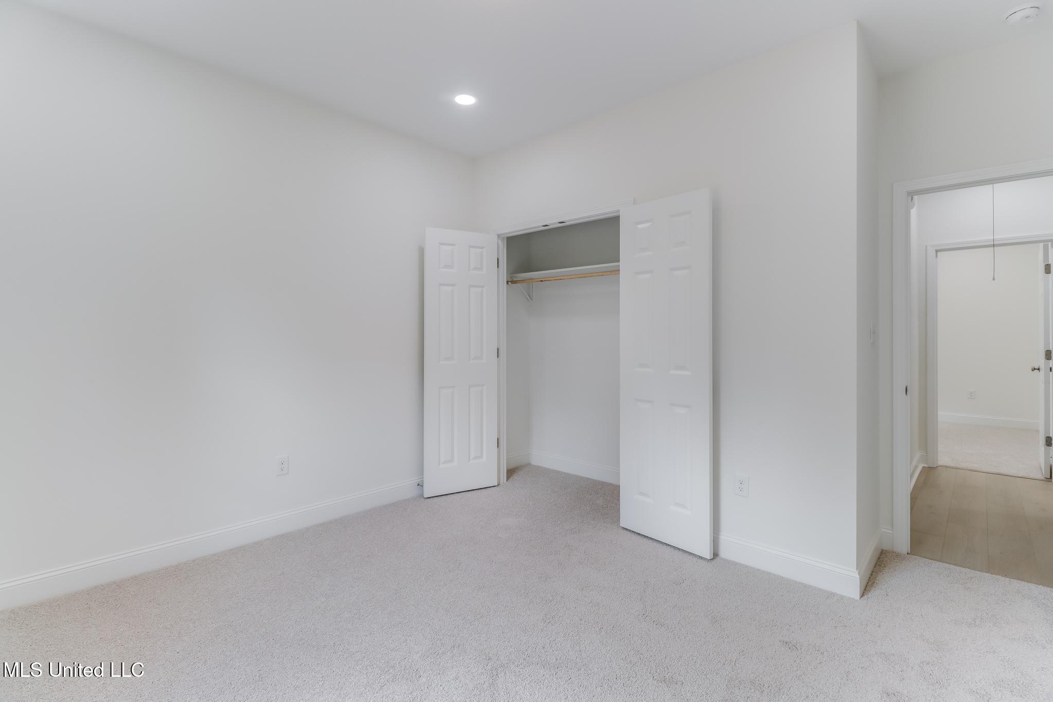 22052 Pine Haven Property Photo 14