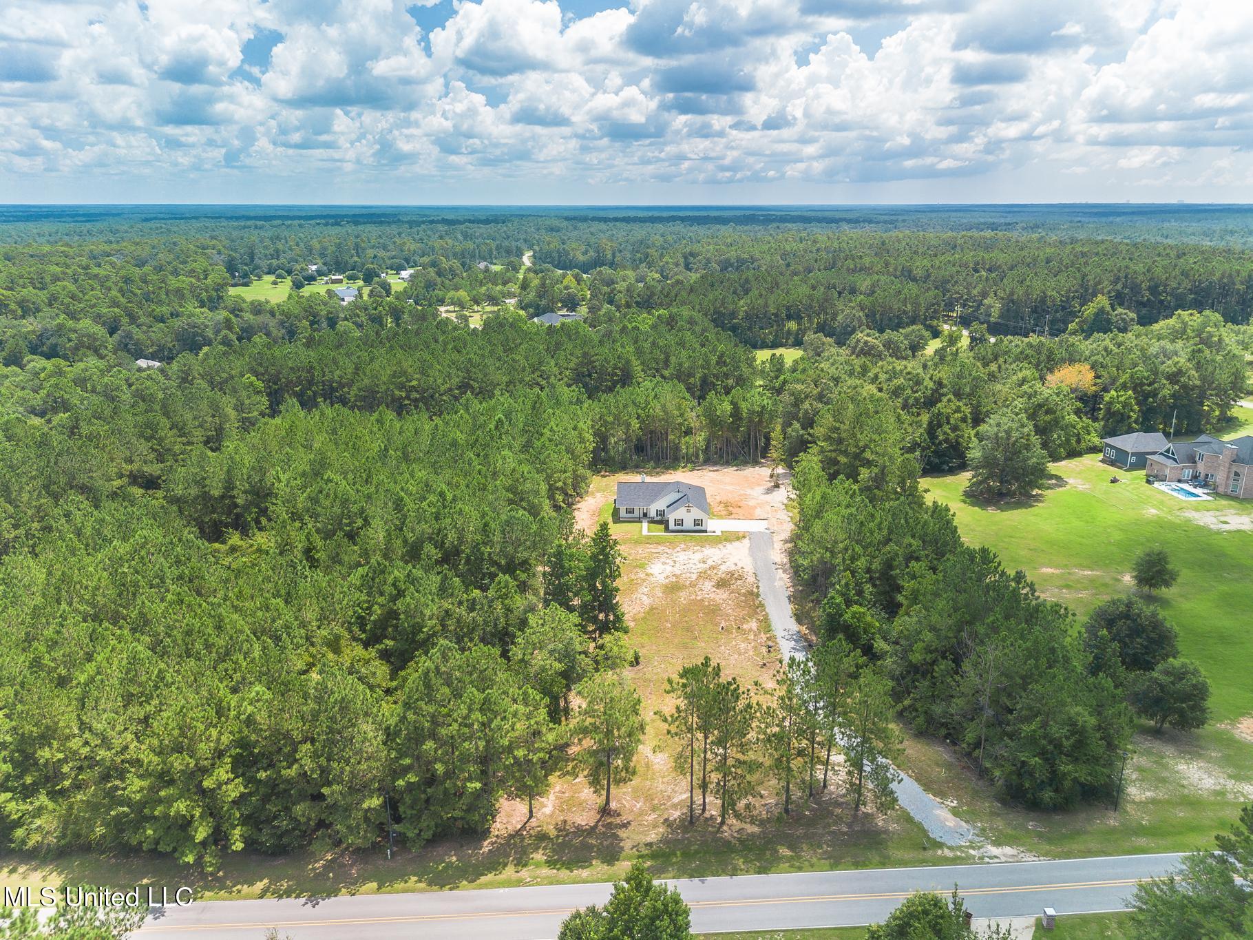 22052 Pine Haven Property Photo 21