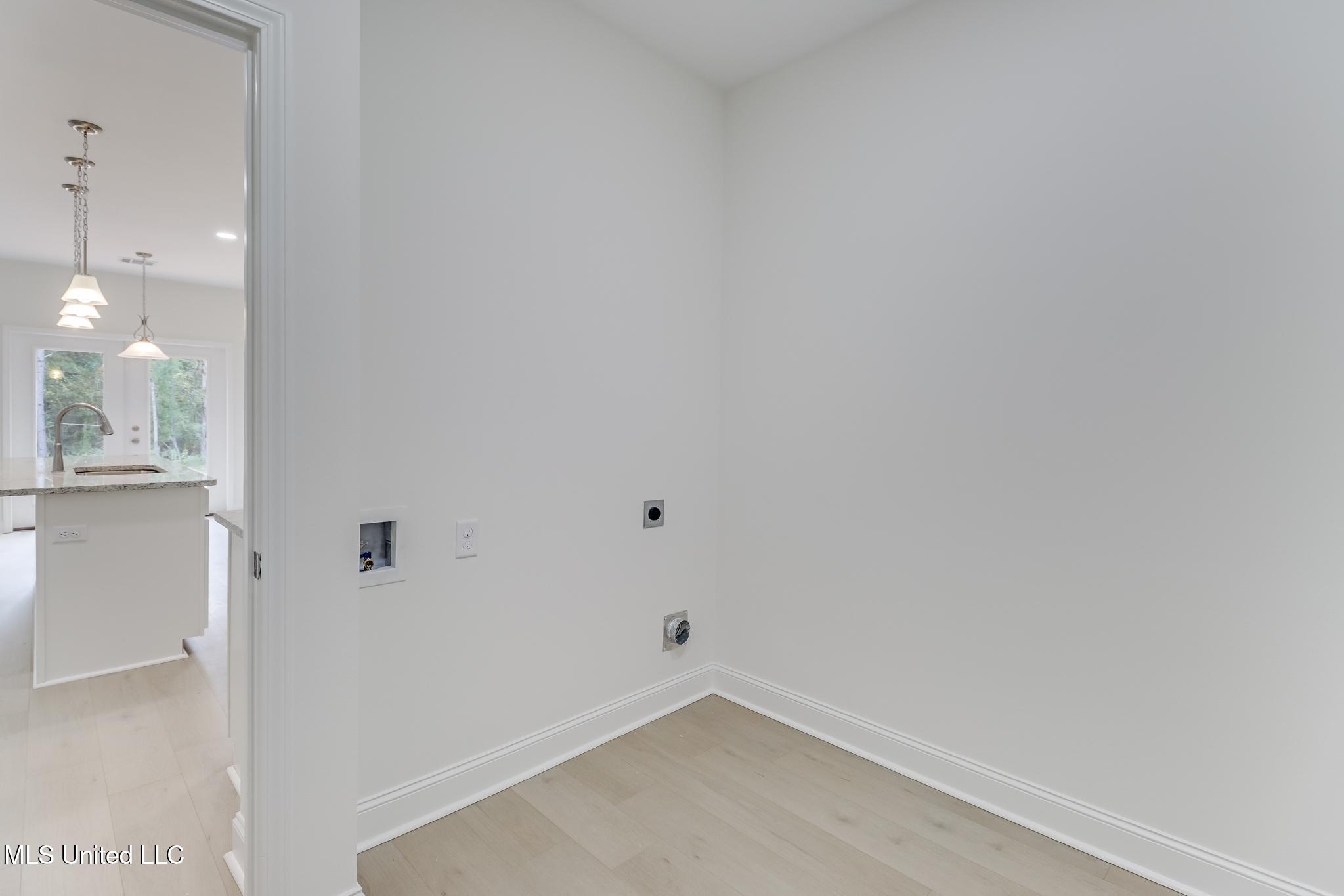 22052 Pine Haven Property Photo 24