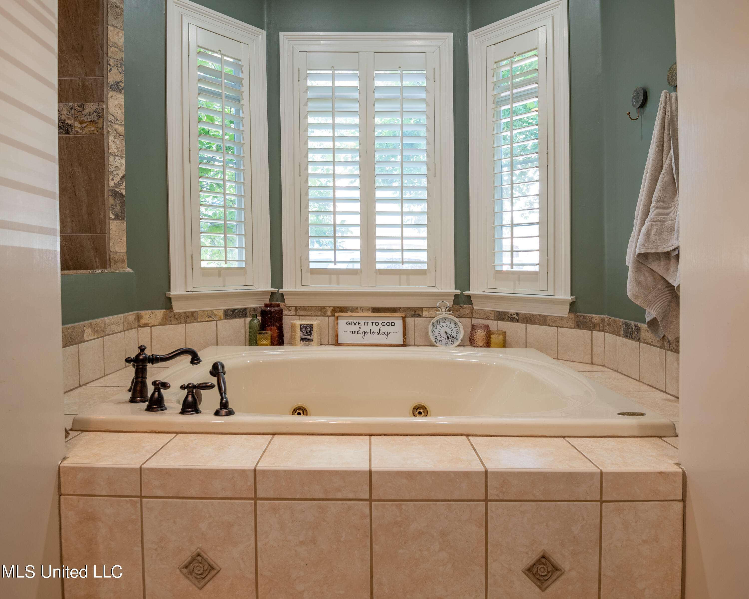 2843 Manning Circle S Property Photo 13