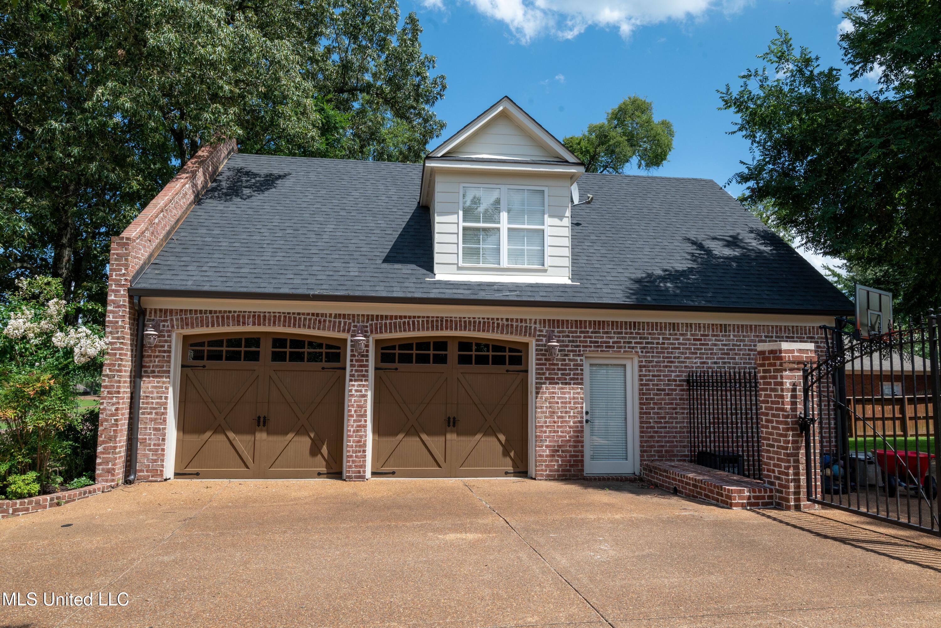 2843 Manning Circle S Property Photo 52