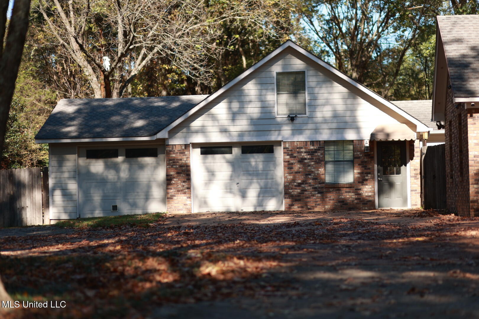 8870 Collinswood Drive Property Photo 2