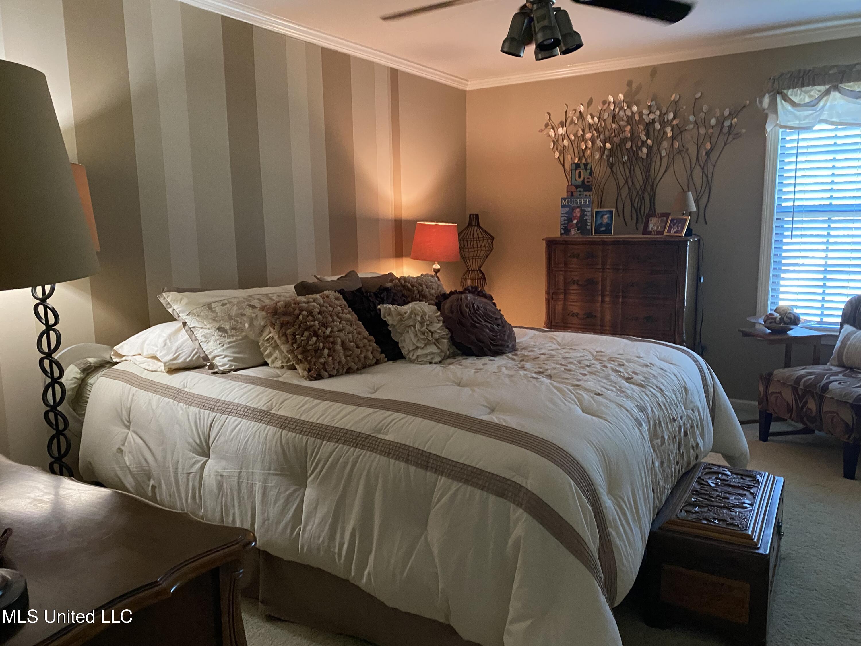 8870 Collinswood Drive Property Photo 8