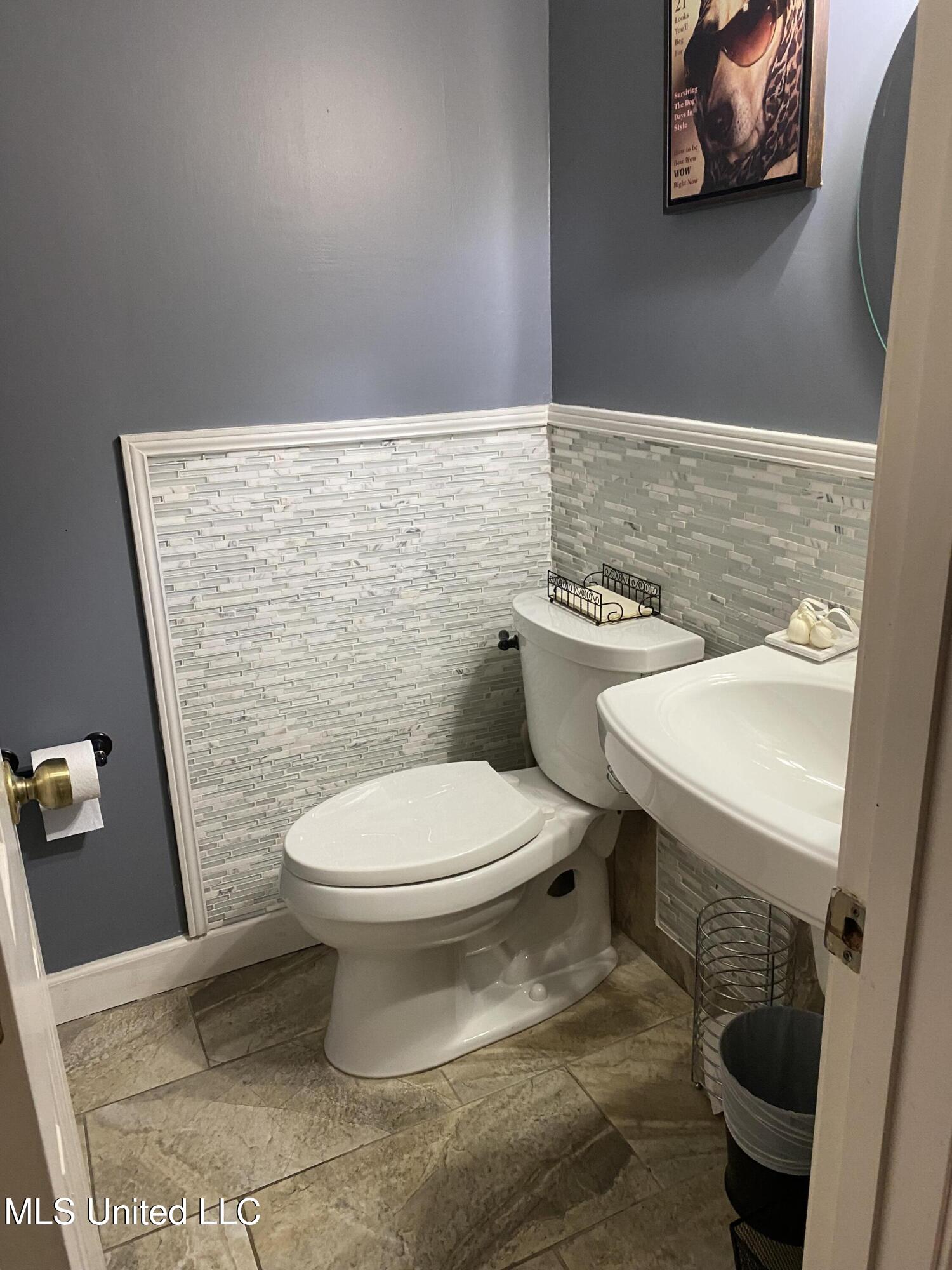 8870 Collinswood Drive Property Photo 10