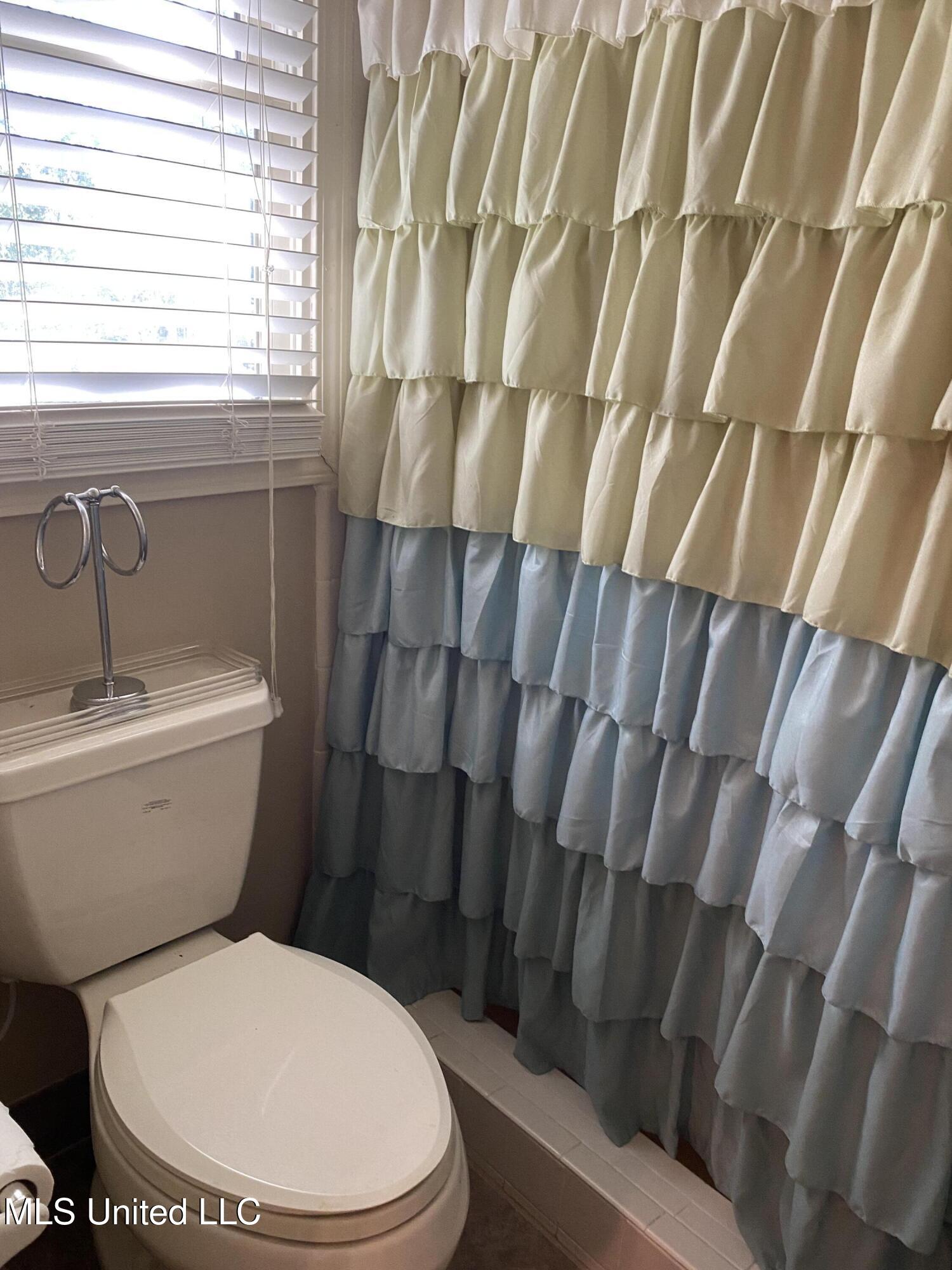 8870 Collinswood Drive Property Photo 14