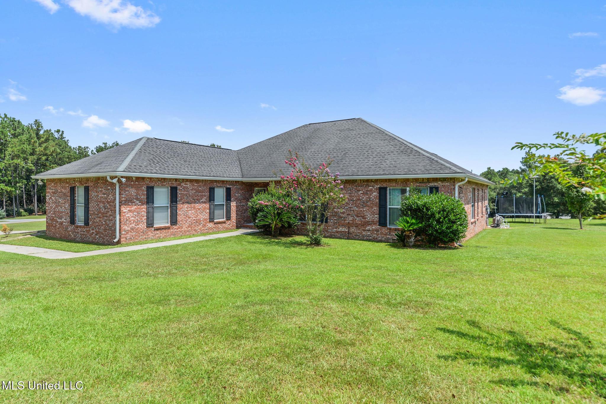 22140 Red Fox Run Property Photo 1