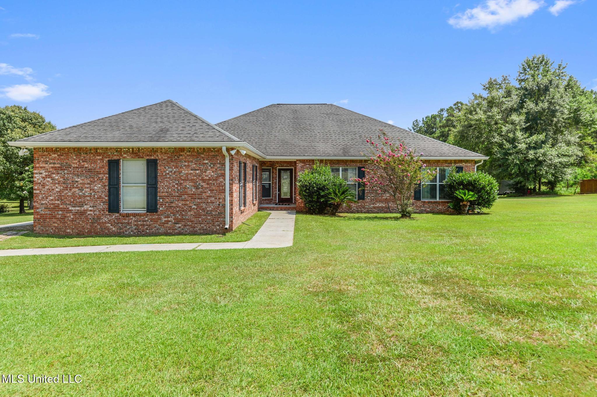 22140 Red Fox Run Property Photo 2