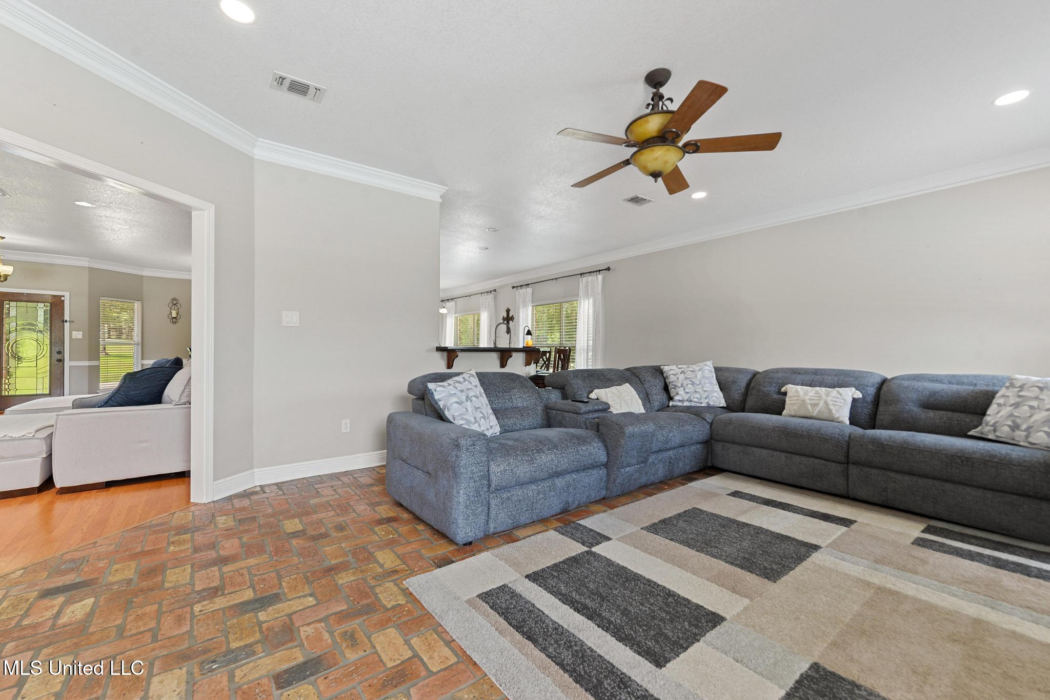 22140 Red Fox Run Property Photo 9