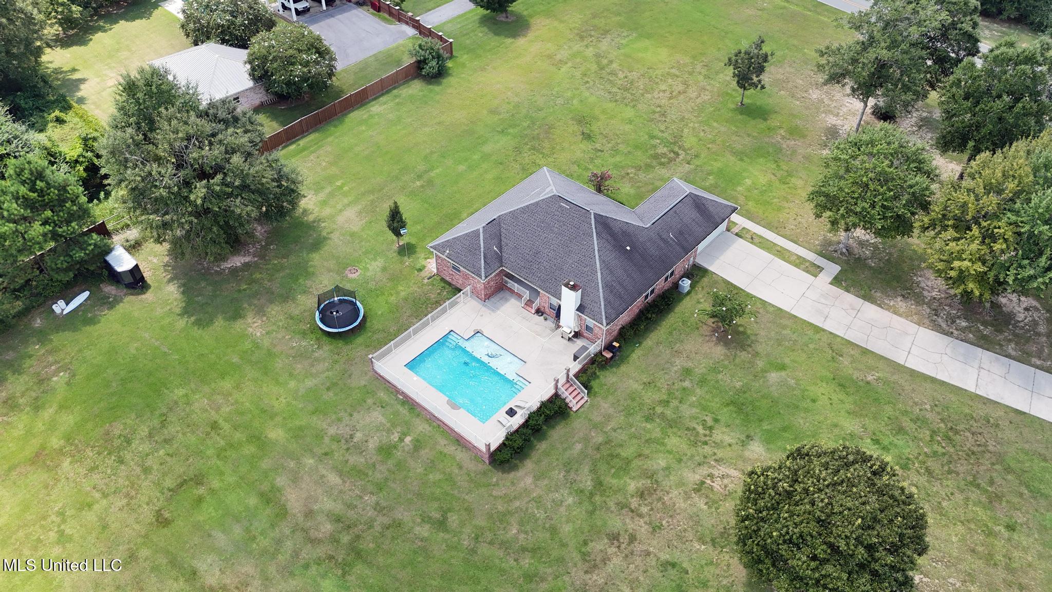 22140 Red Fox Run Property Photo 37