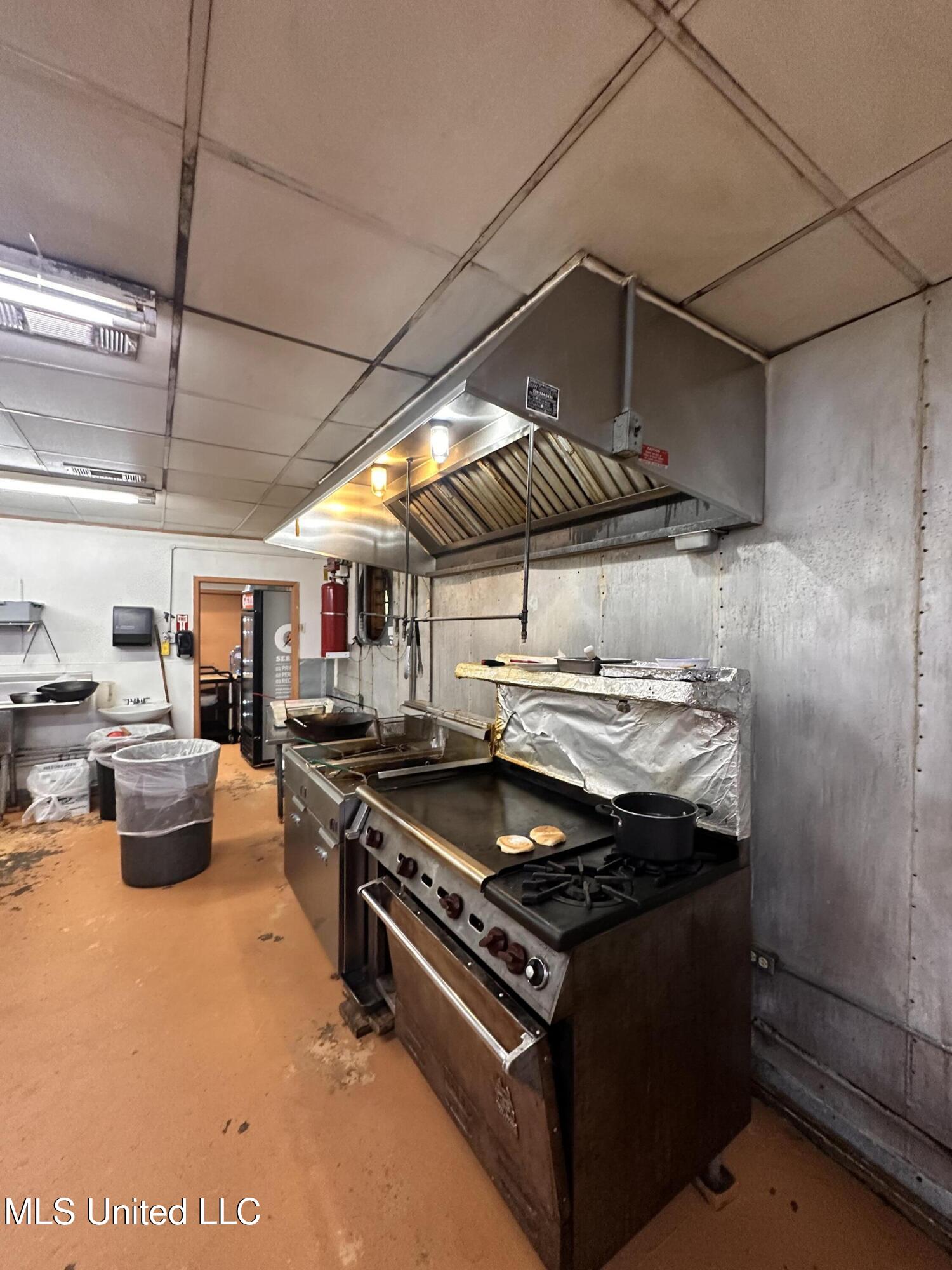 1225 34th Street Property Photo 6