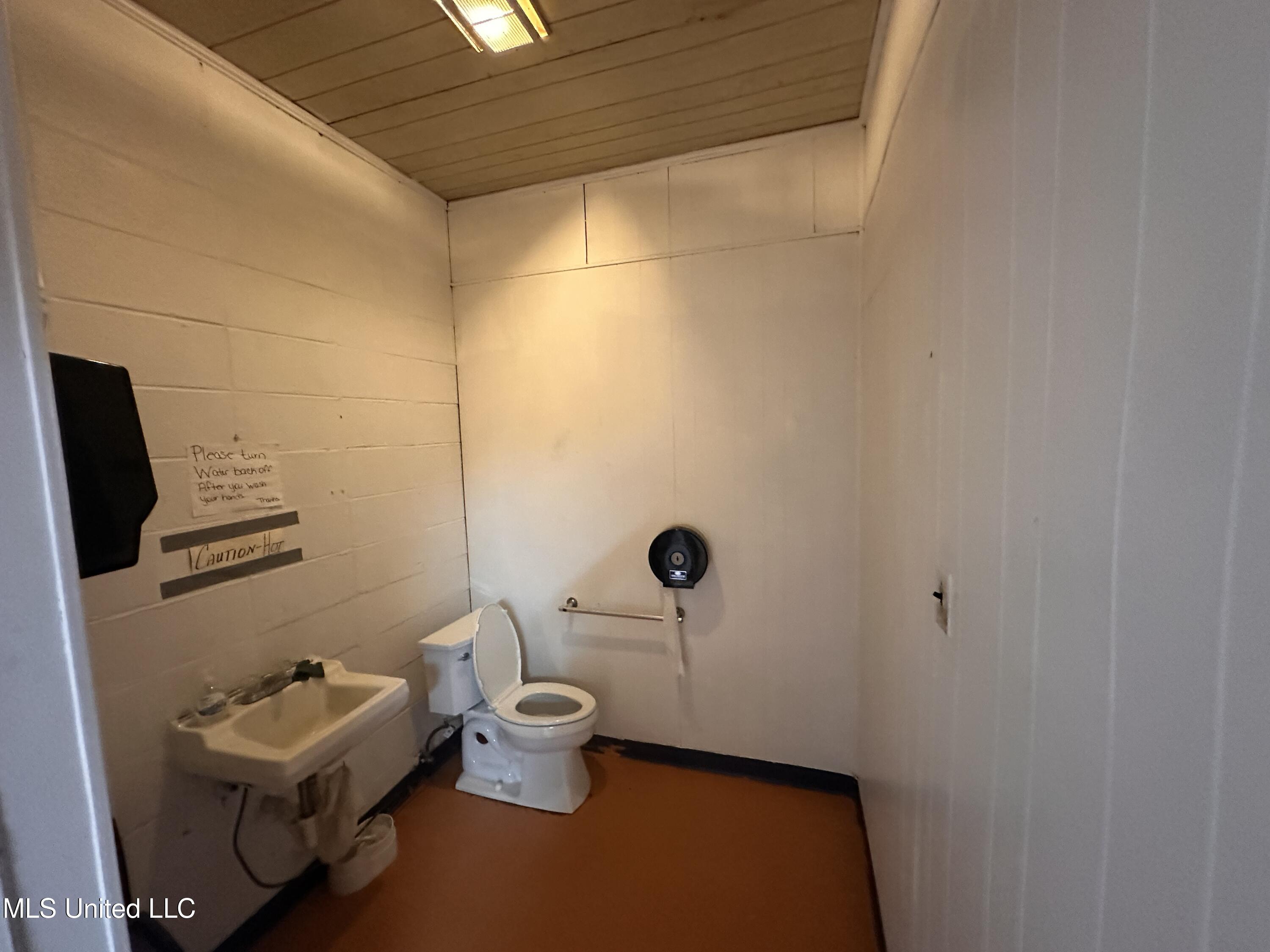 1225 34th Street Property Photo 13