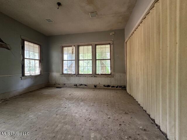 1655 Saint Charles Street Property Photo 4