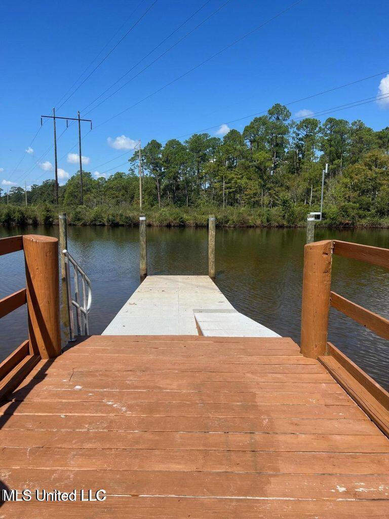 Bayou Drive Property Photo 6