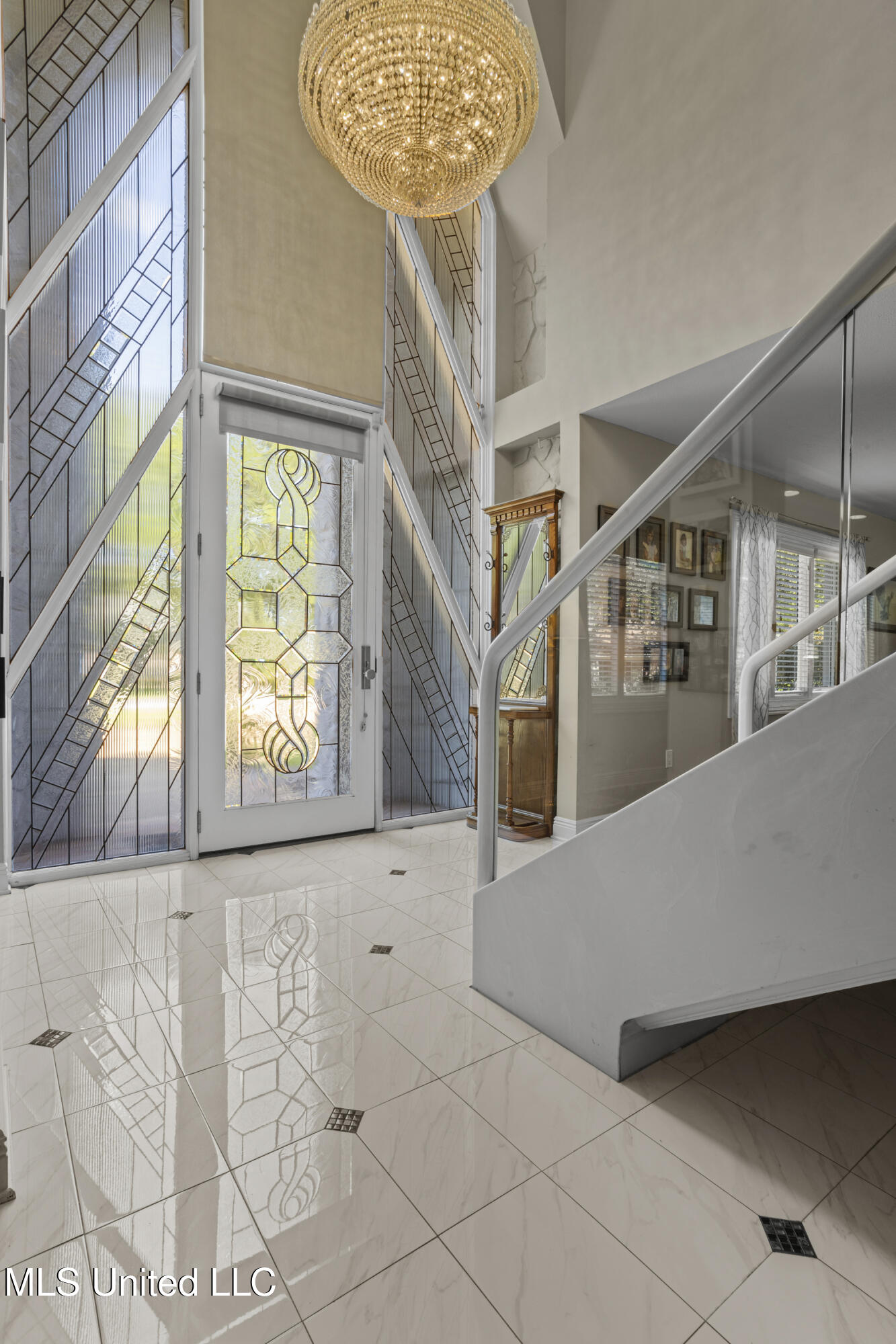 1 Povenir Place Property Photo 6