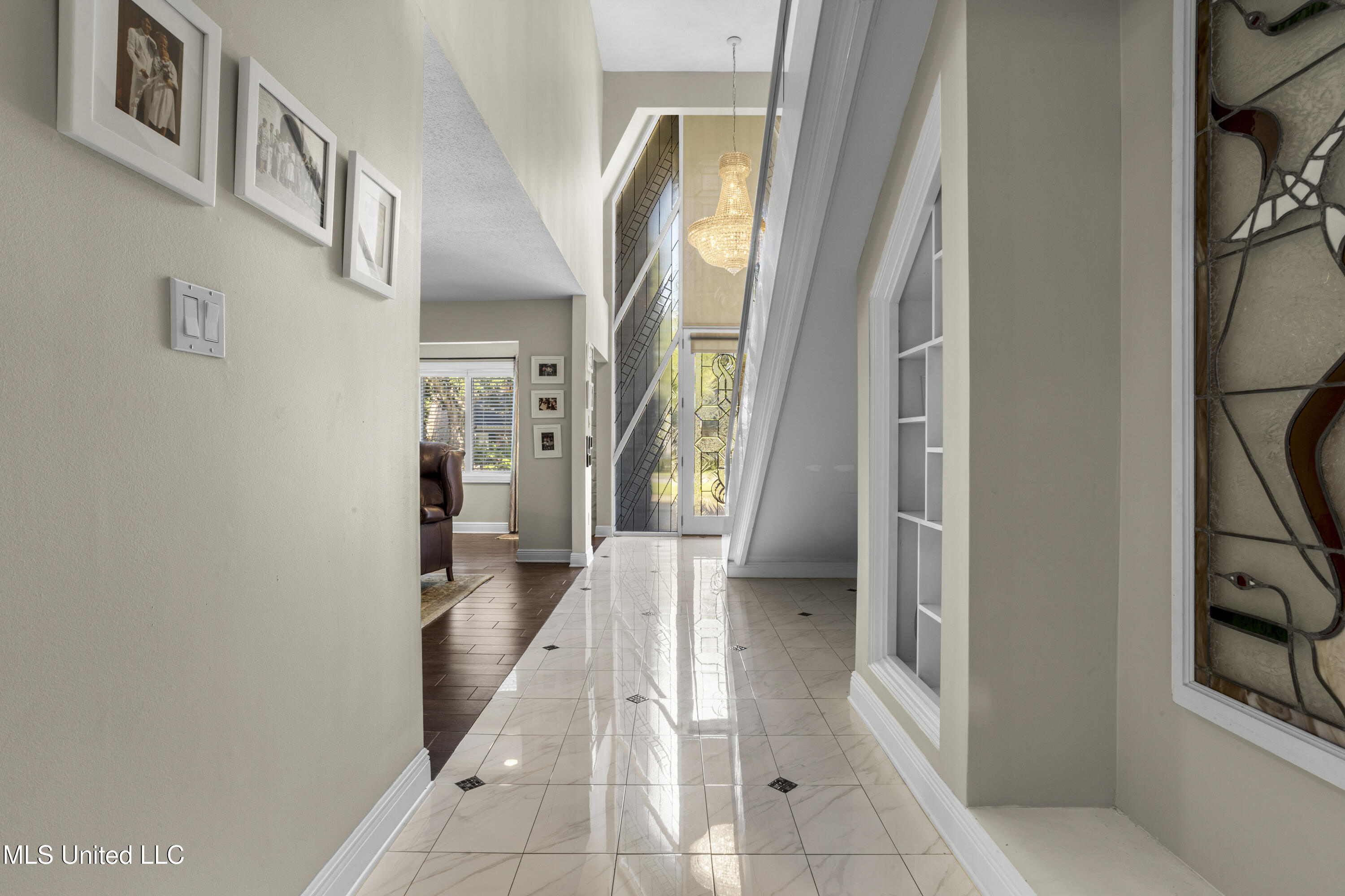 1 Povenir Place Property Photo 17
