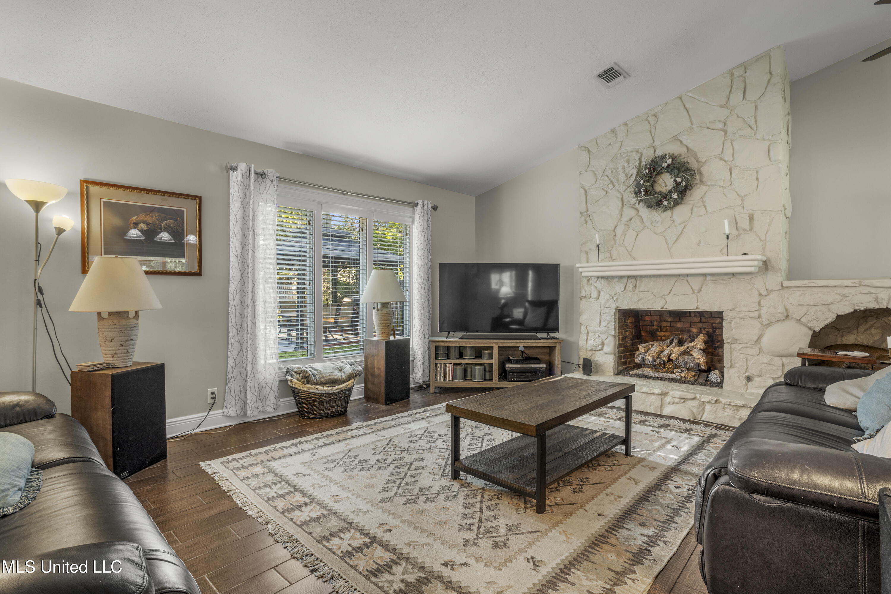 1 Povenir Place Property Photo 18
