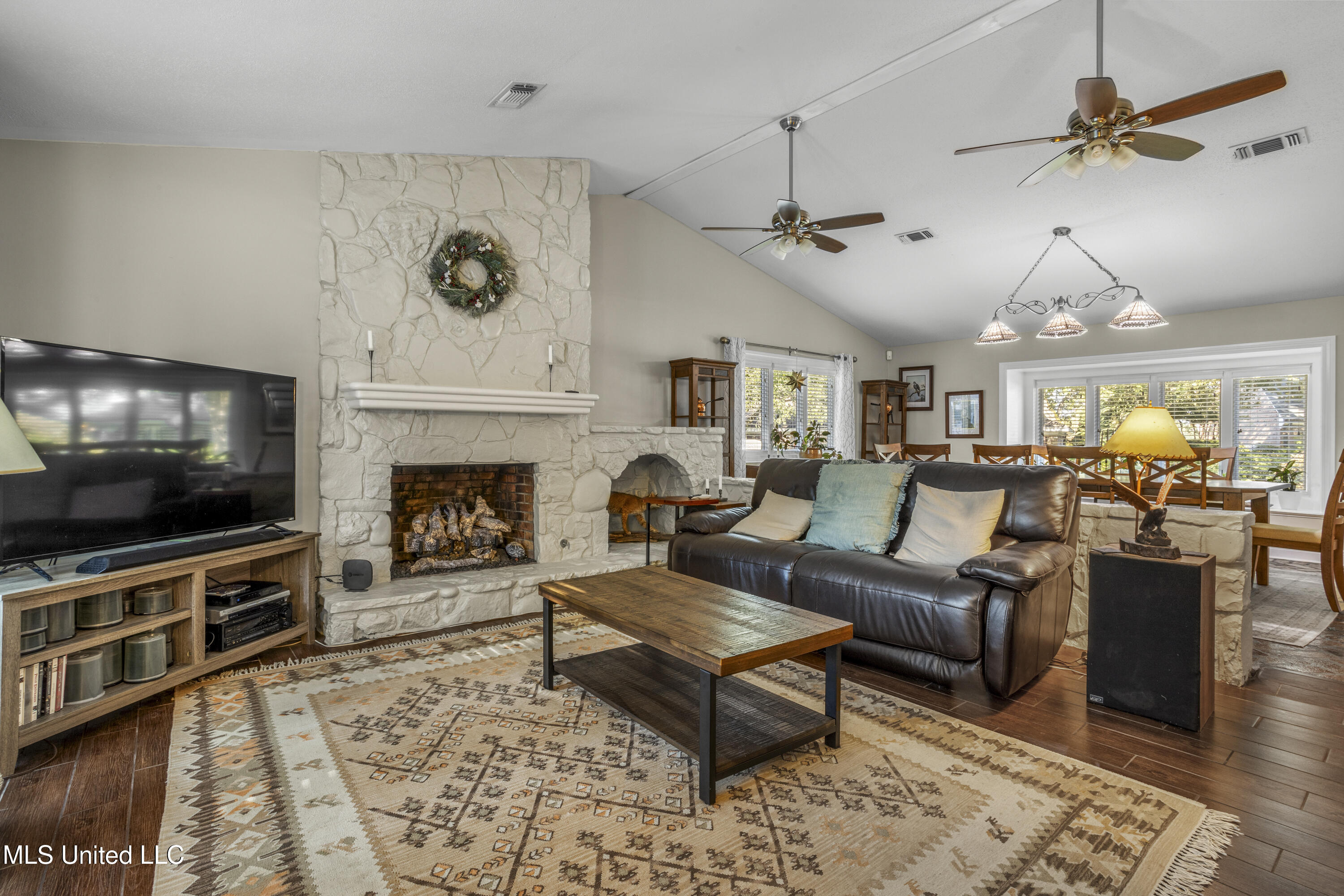 1 Povenir Place Property Photo 19