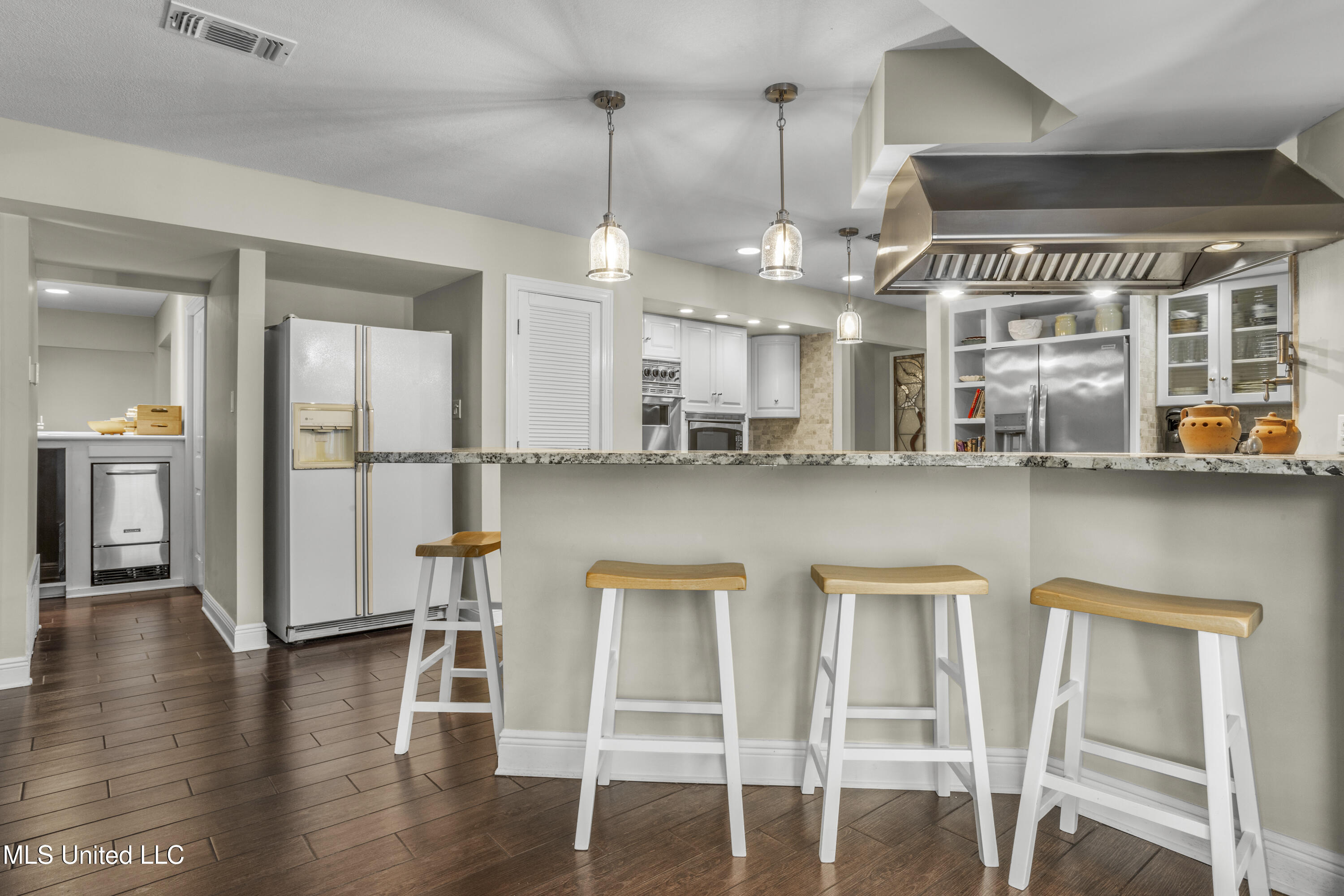1 Povenir Place Property Photo 22