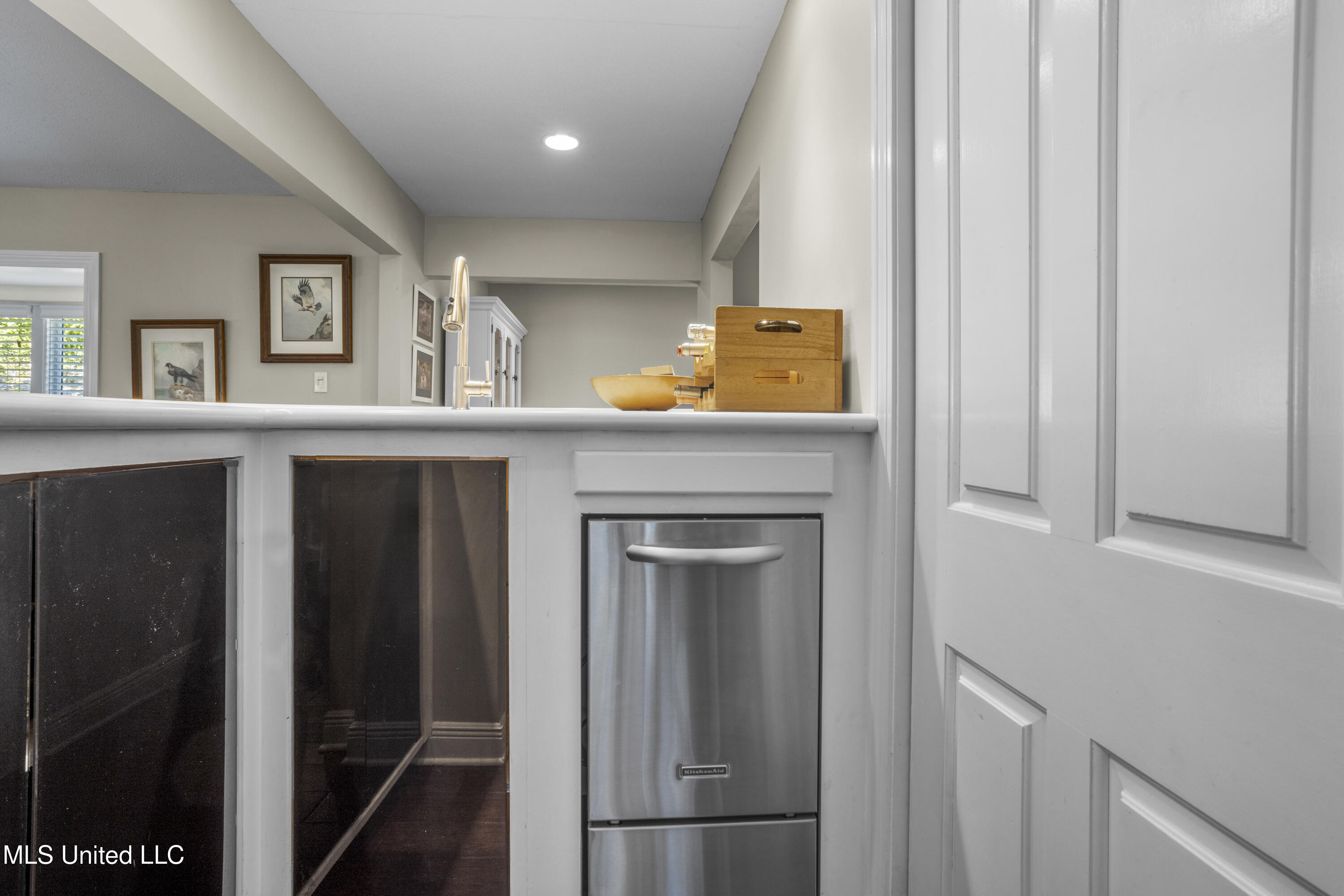 1 Povenir Place Property Photo 31