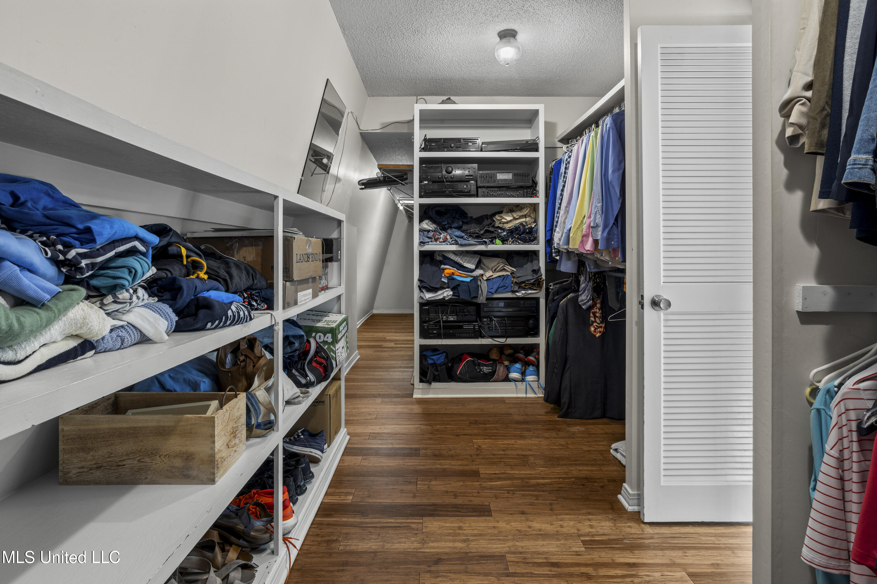 1 Povenir Place Property Photo 46