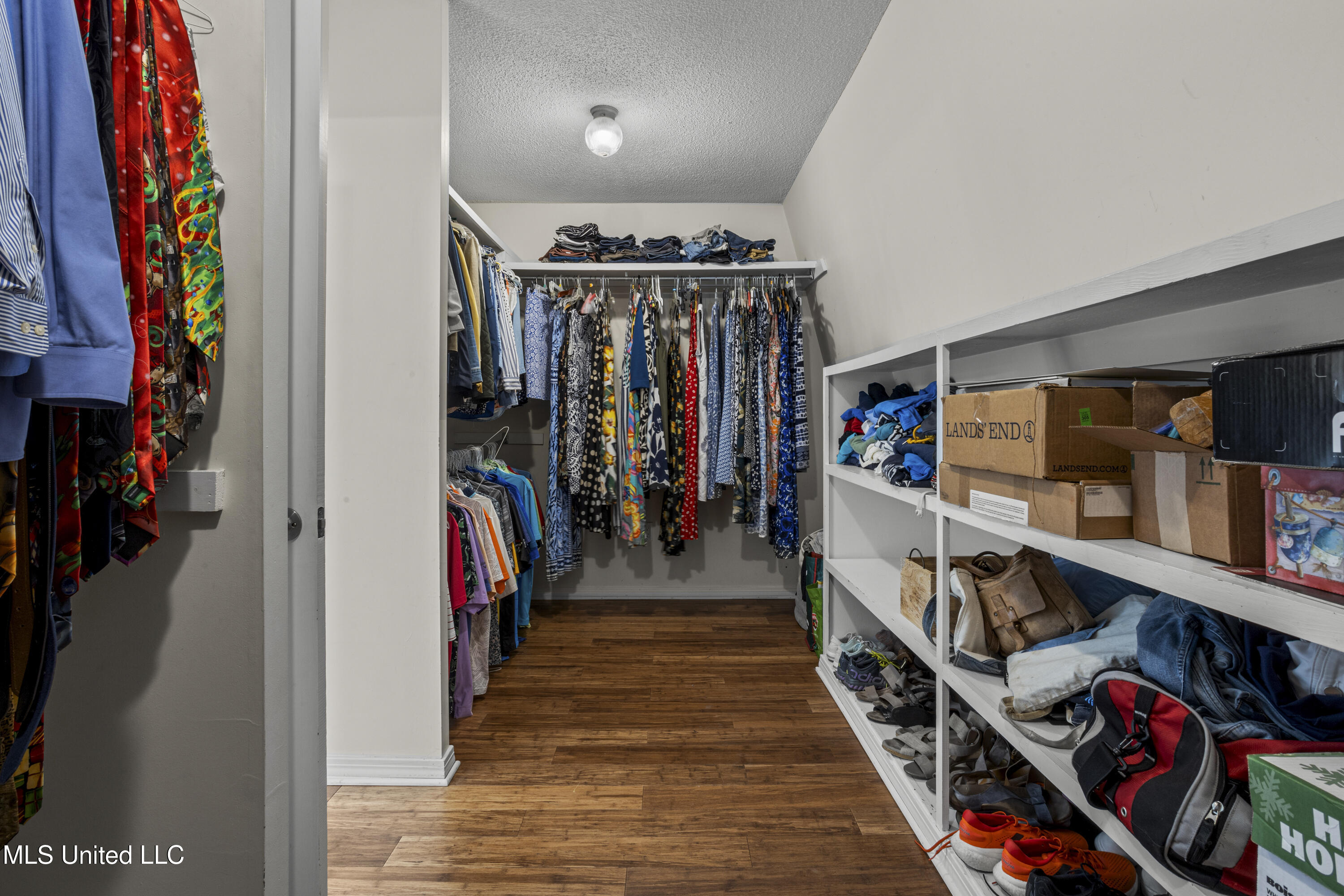 1 Povenir Place Property Photo 47