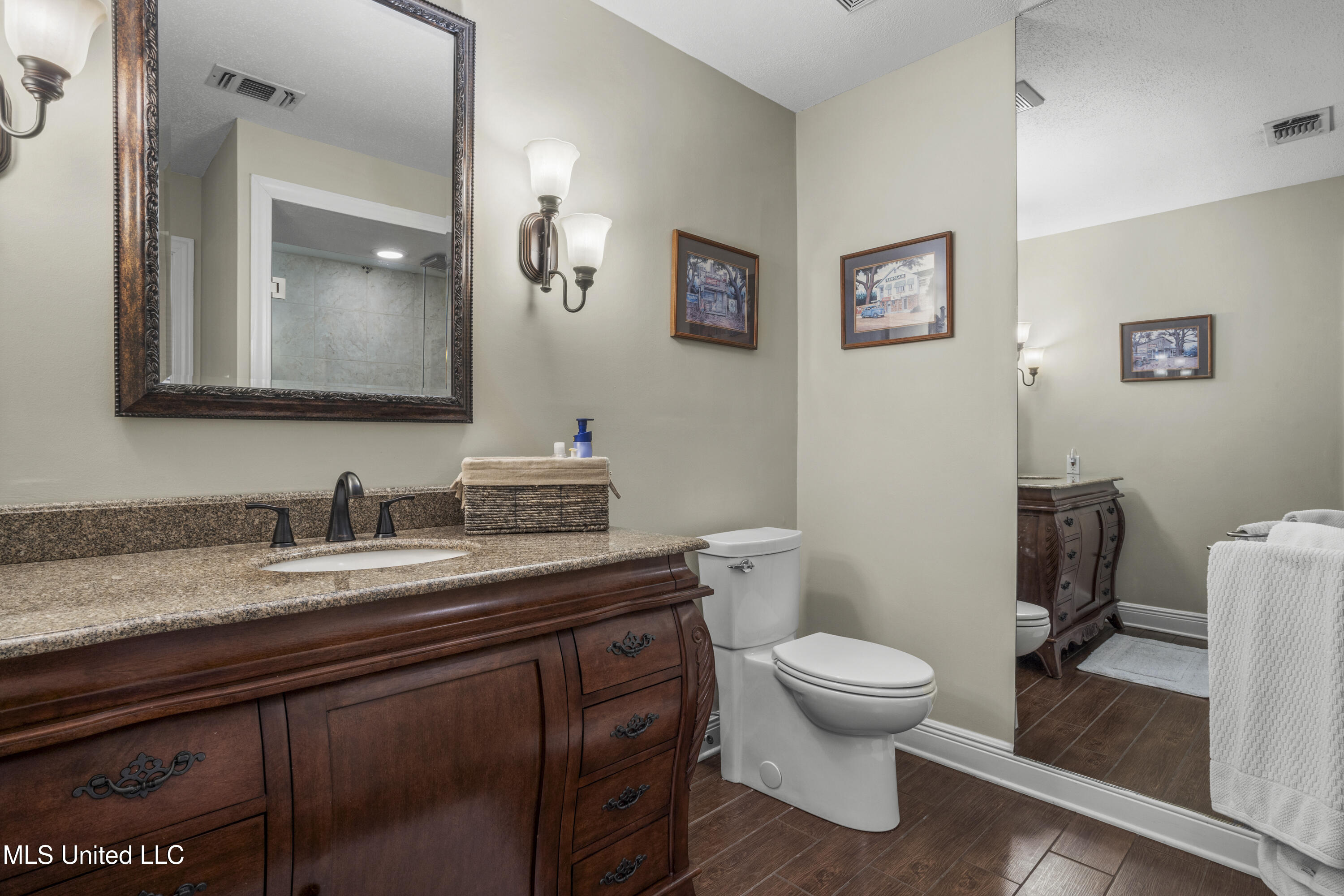 1 Povenir Place Property Photo 62