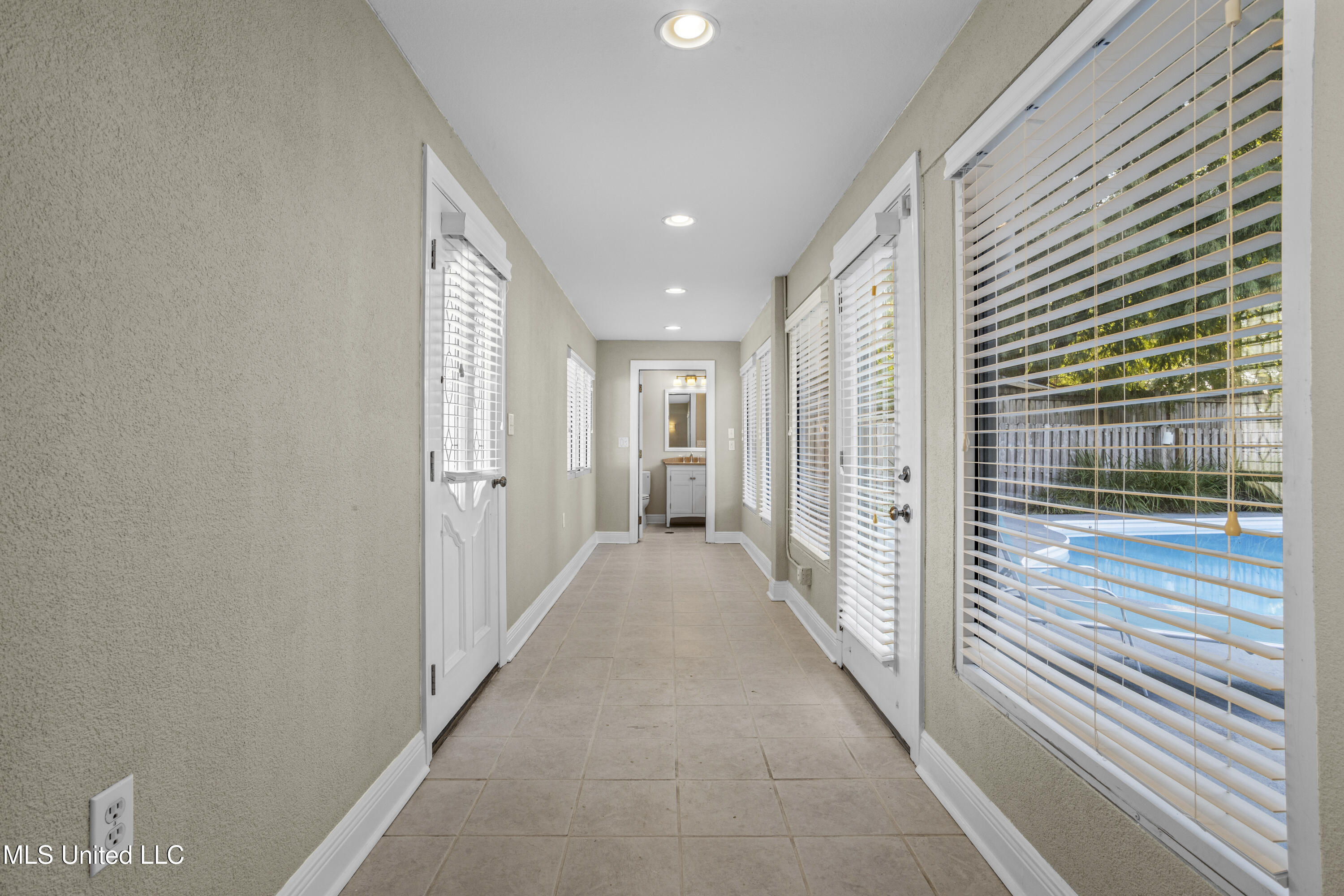 1 Povenir Place Property Photo 67