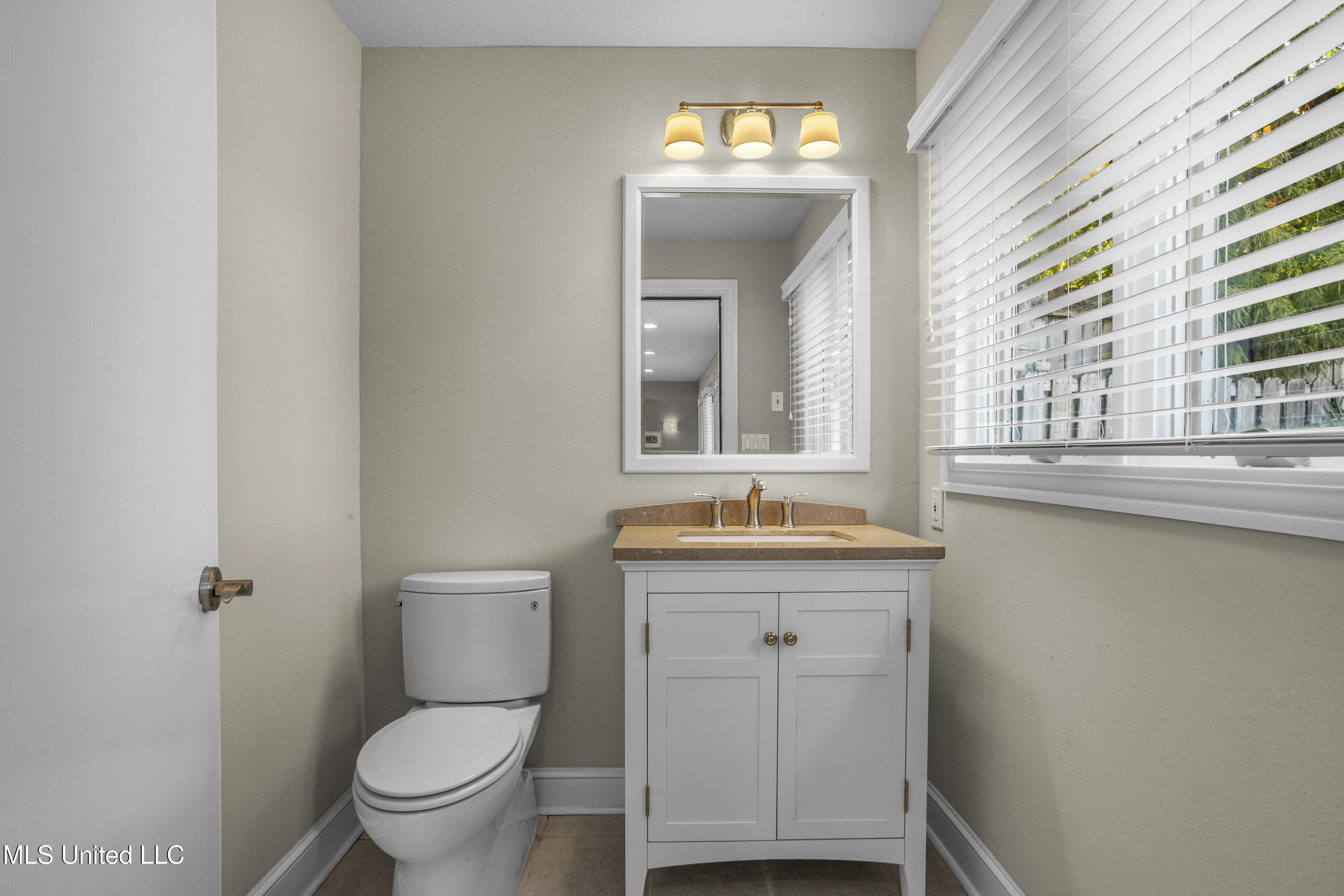1 Povenir Place Property Photo 68