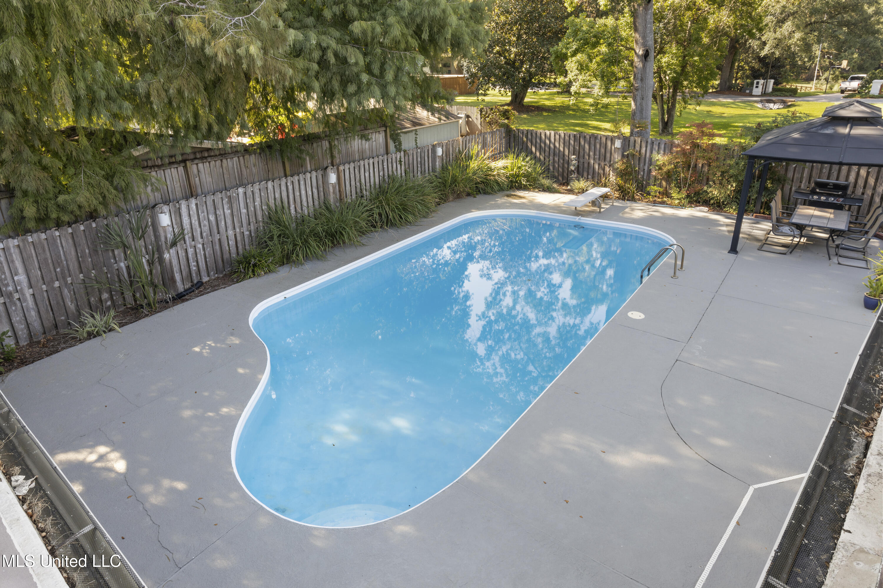 1 Povenir Place Property Photo 71