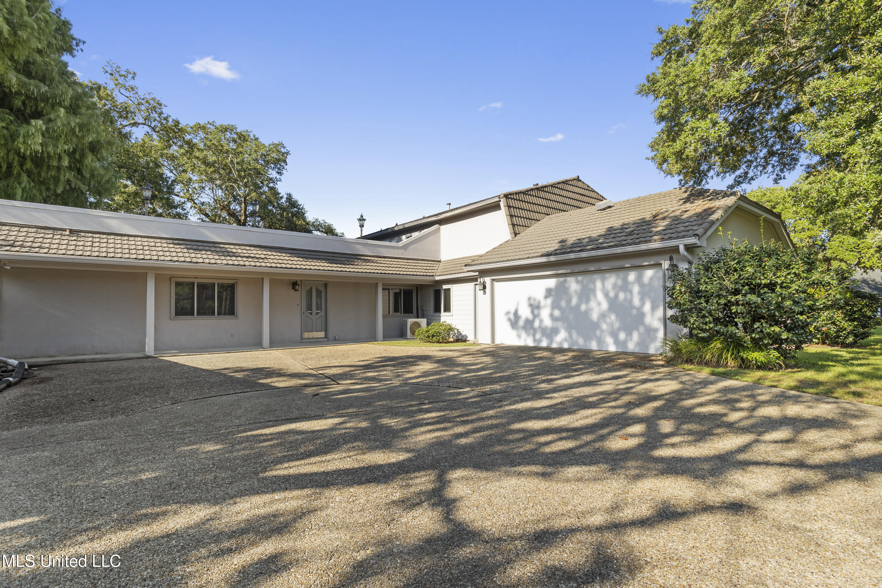 1 Povenir Place Property Photo 76