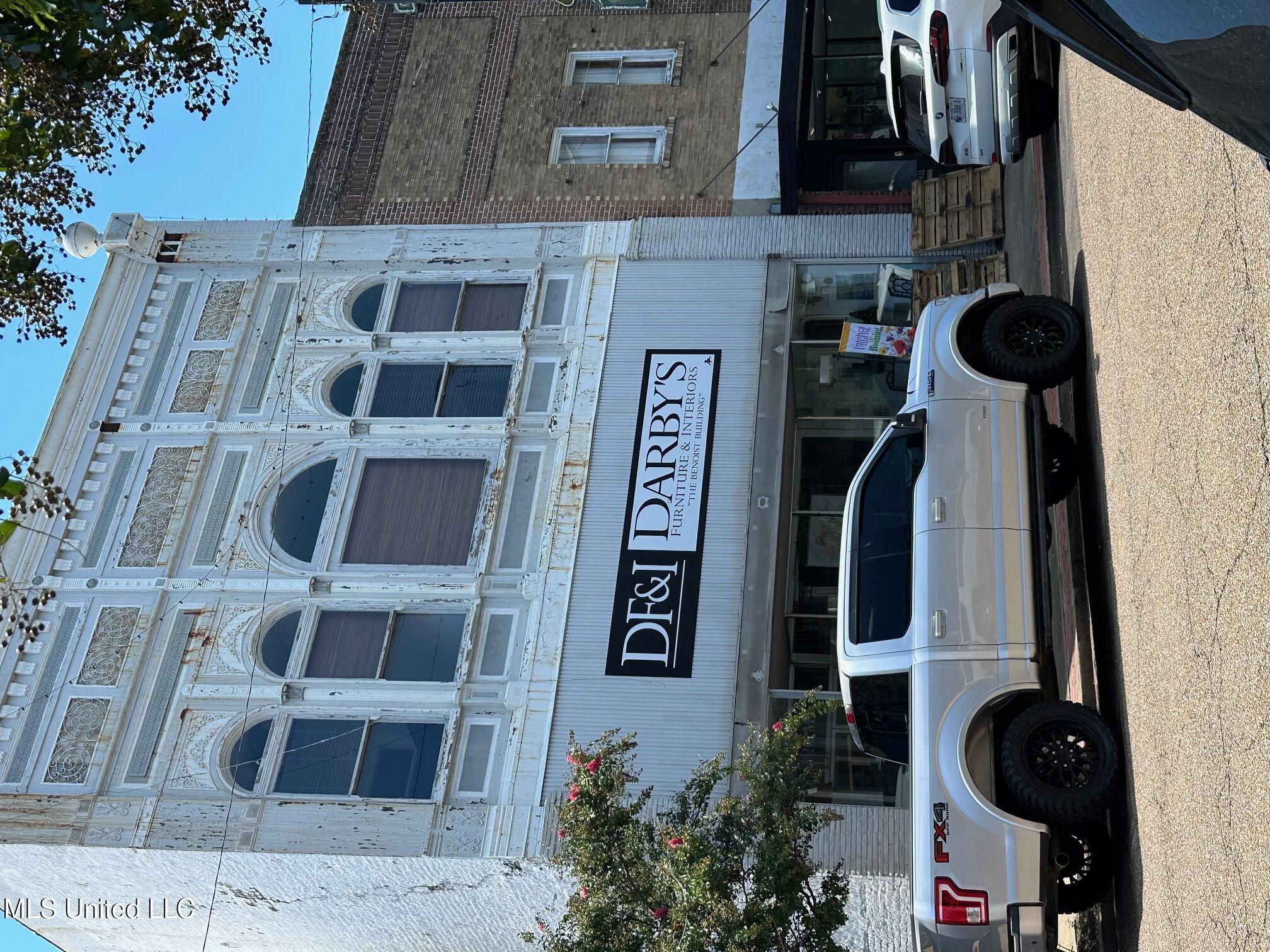 420 Main Street Property Photo 2