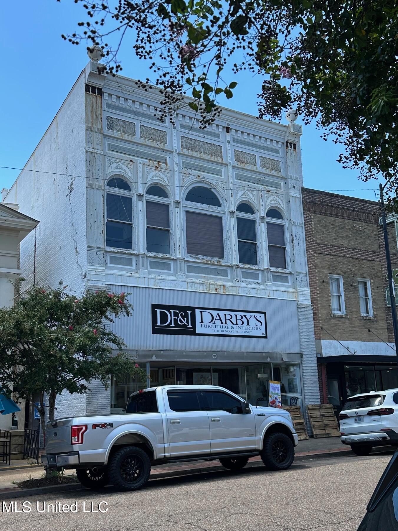 420 Main Street Property Photo 3