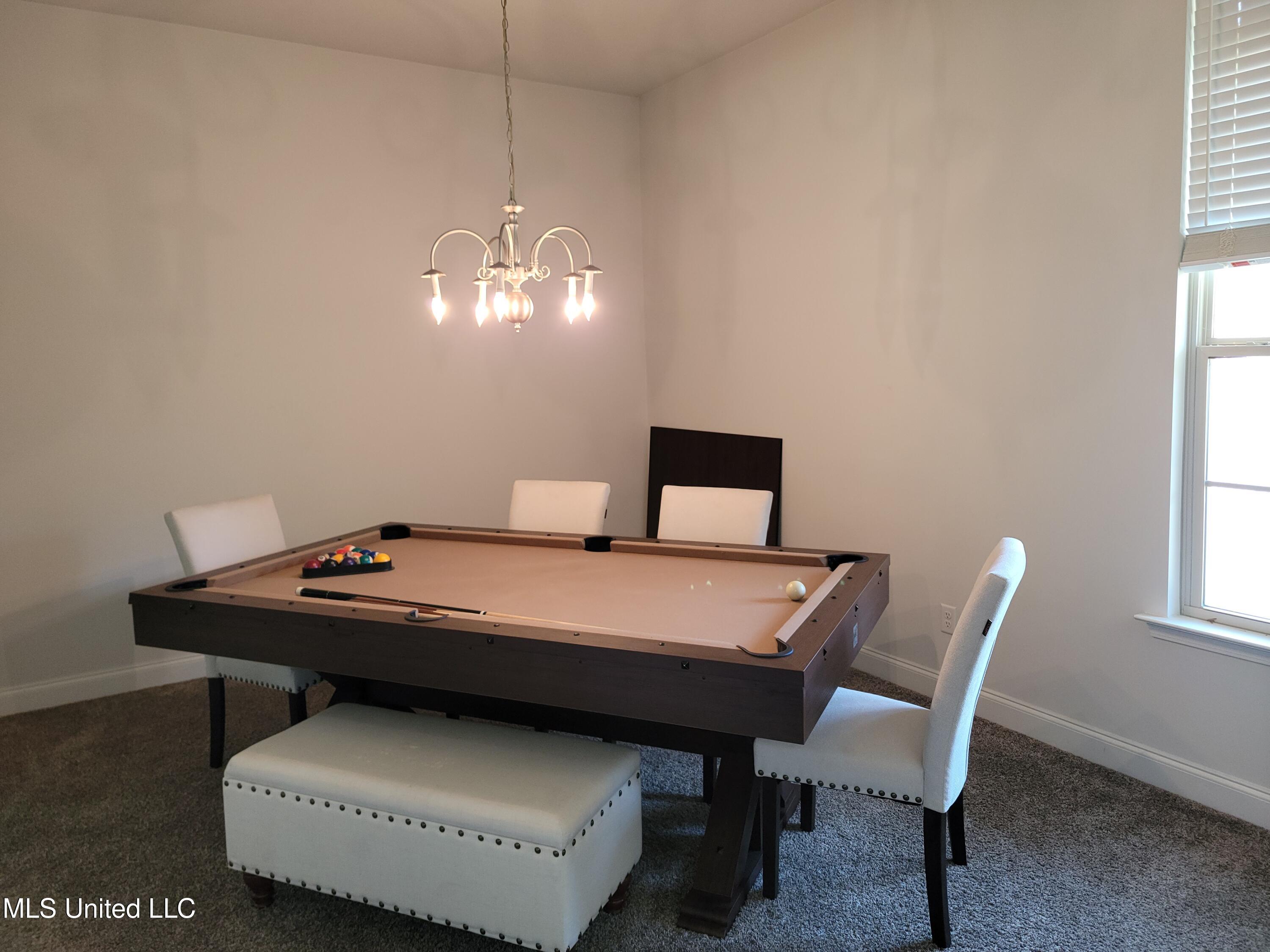 9598 Nielsen Drive Property Photo 4