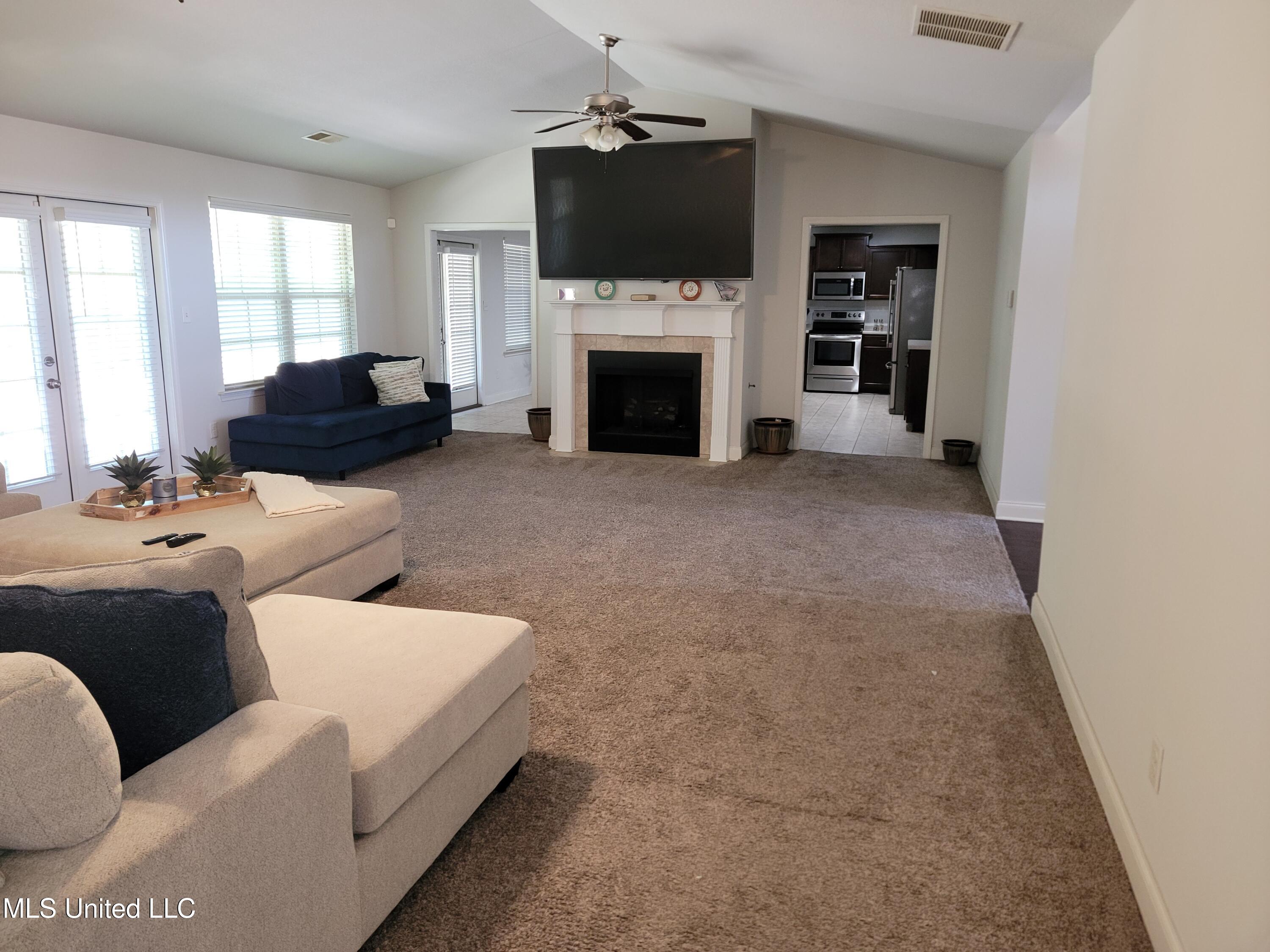 9598 Nielsen Drive Property Photo 6