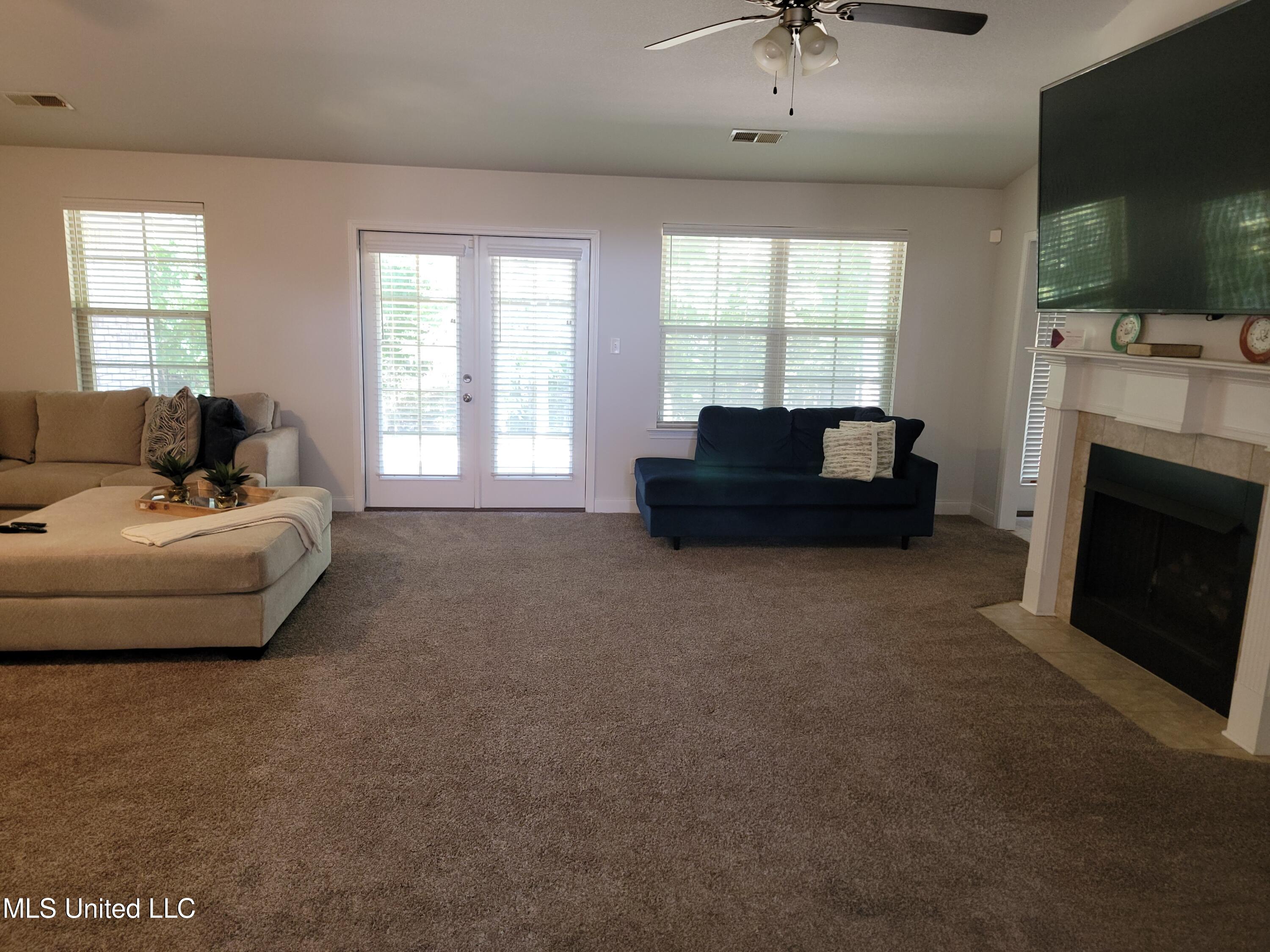 9598 Nielsen Drive Property Photo 7