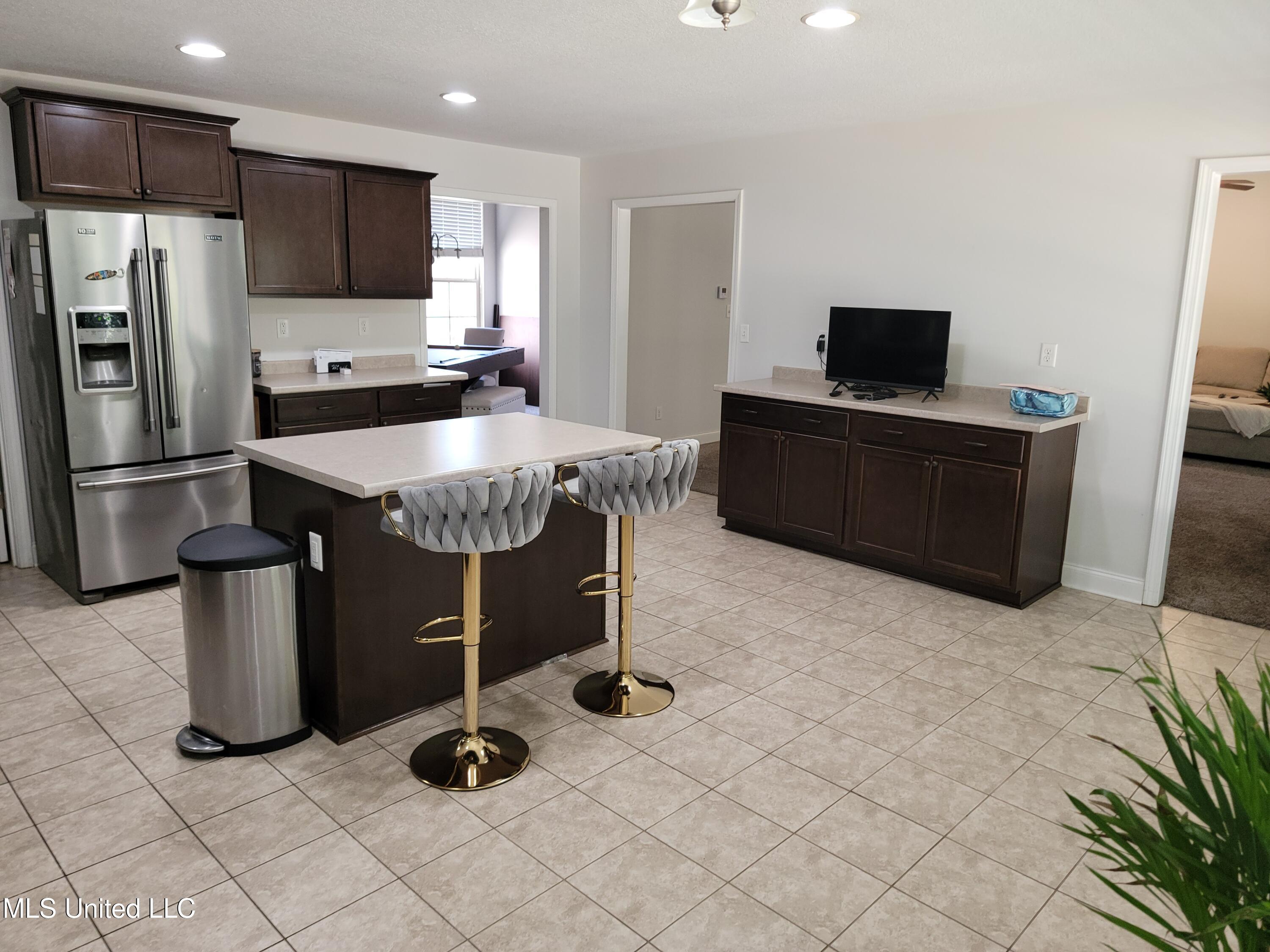 9598 Nielsen Drive Property Photo 10