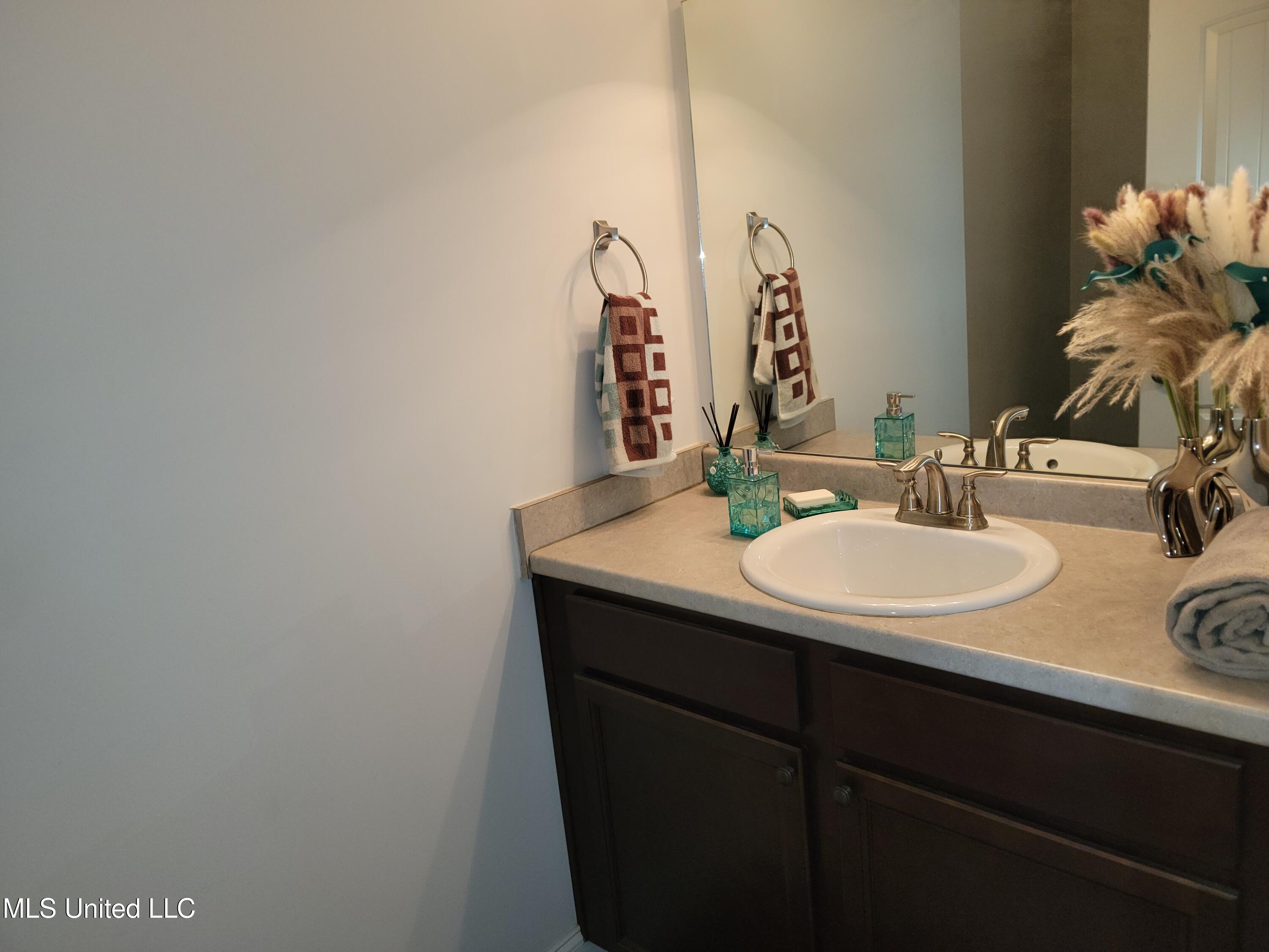 9598 Nielsen Drive Property Photo 11